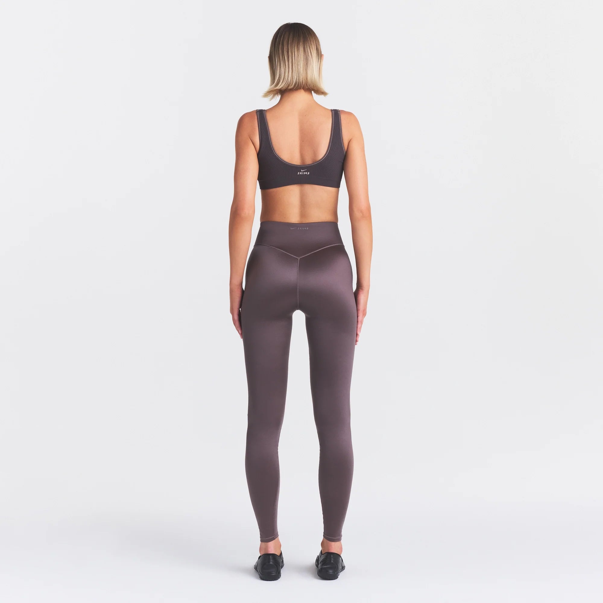 NikeSKIMS SATIN SHINE BONDED WAIST 29" LEGGING | RESIN