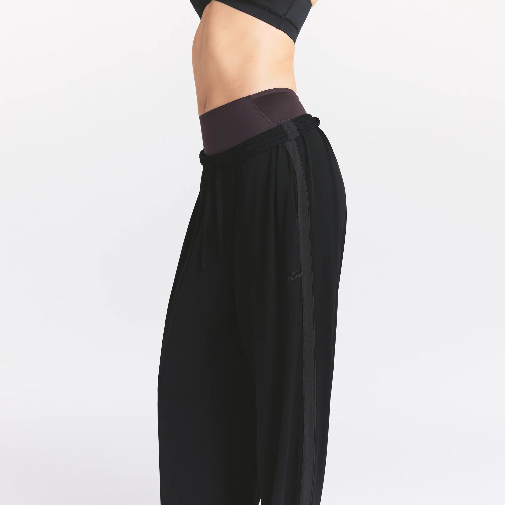 NikeSKIMS STRETCH KNIT WIDE LEG PANT | OBSIDIAN