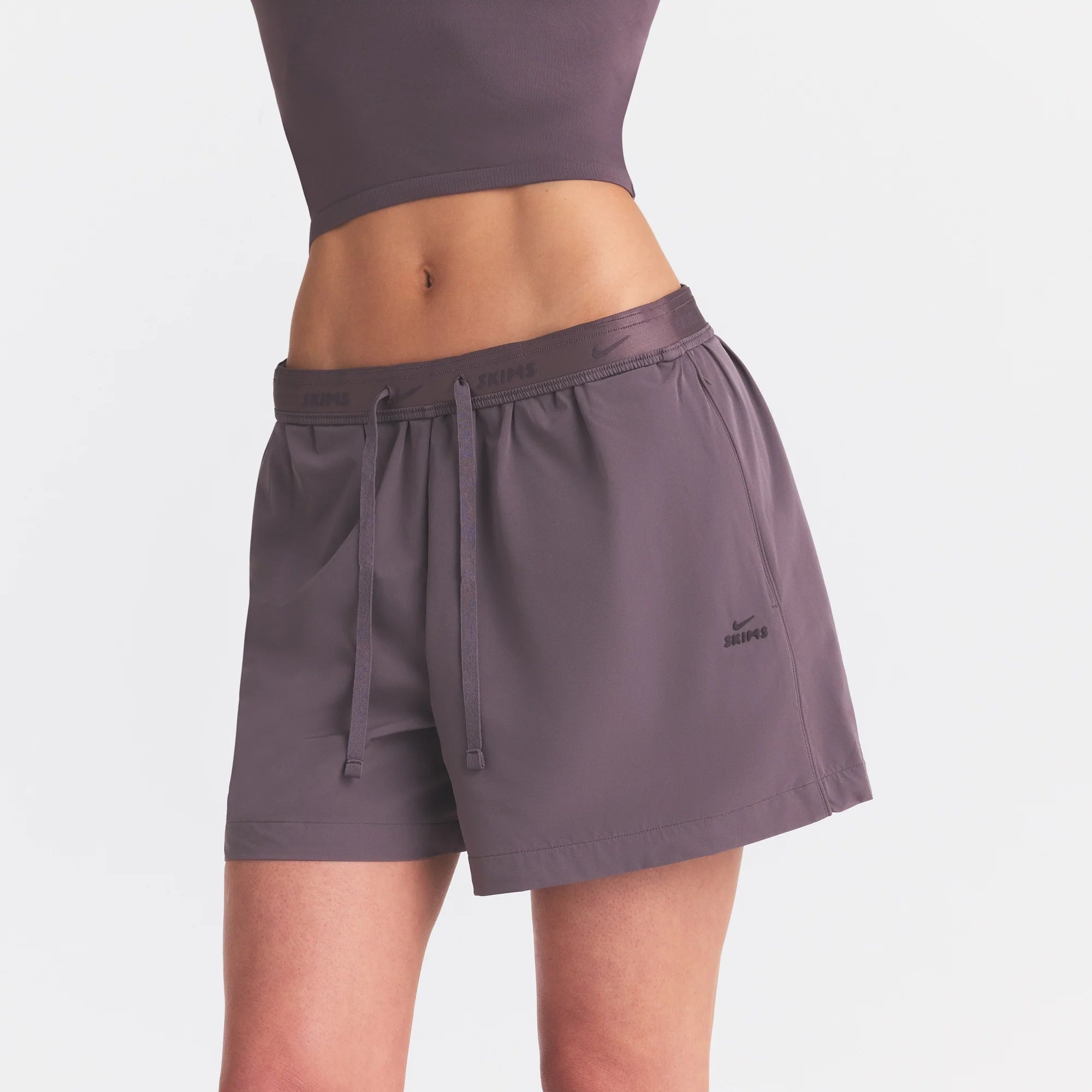 NikeSKIMS STRETCH NYLON 5" TRACK SHORT | RESIN