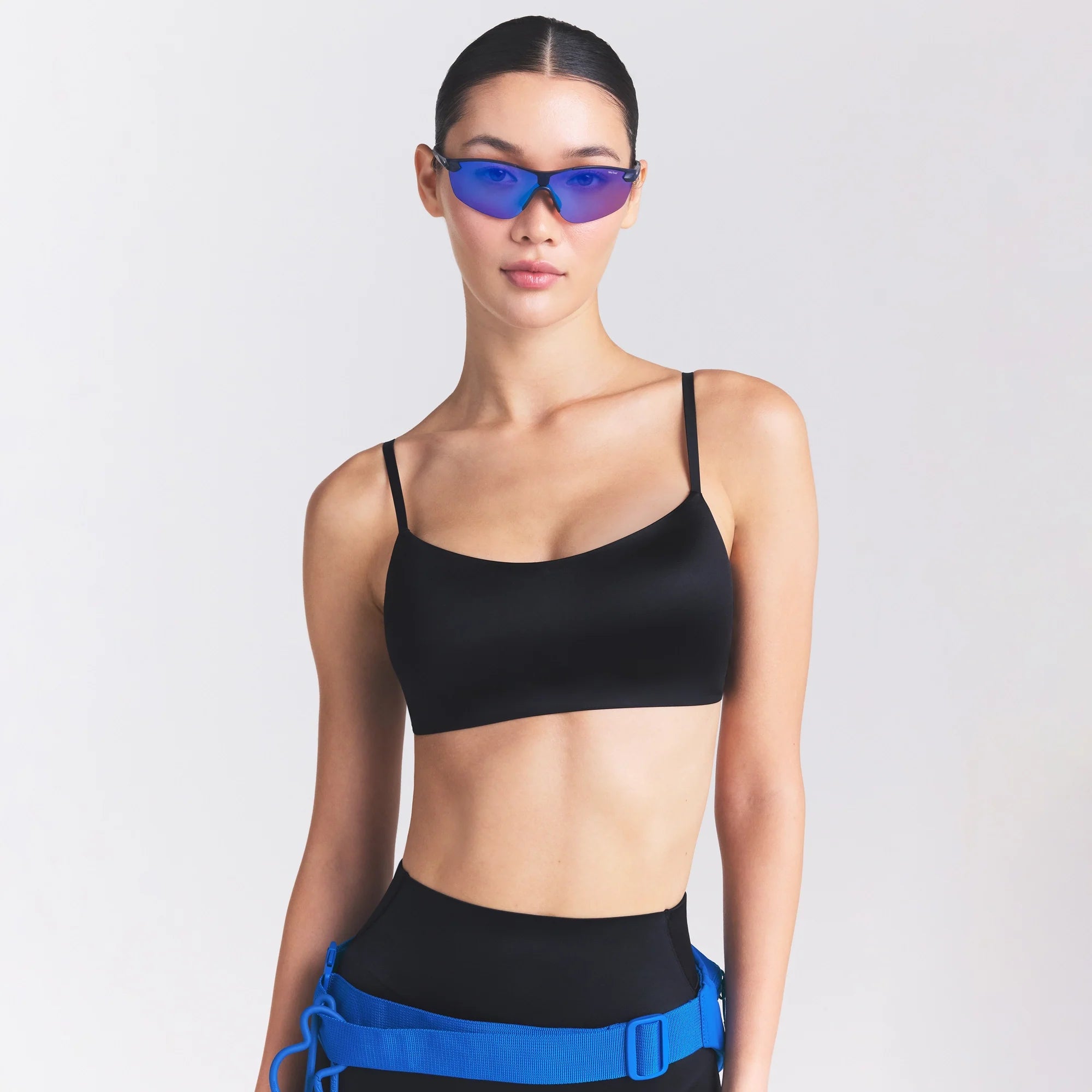 NikeSKIMS SATIN SHINE SCOOP CAMI BRA | OBSIDIAN