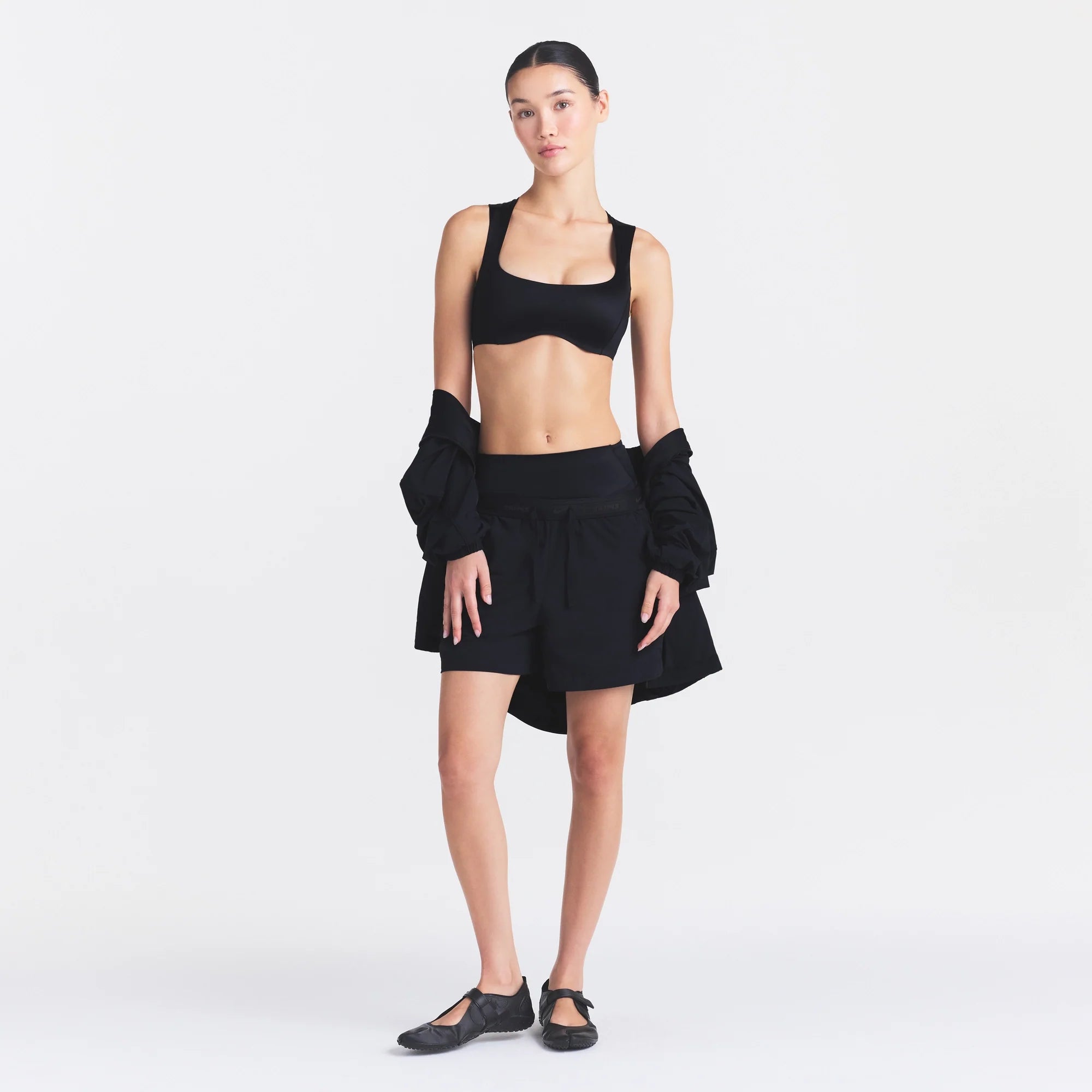 NikeSKIMS SATIN SHINE WIDE SCOOP BRA | OBSIDIAN
