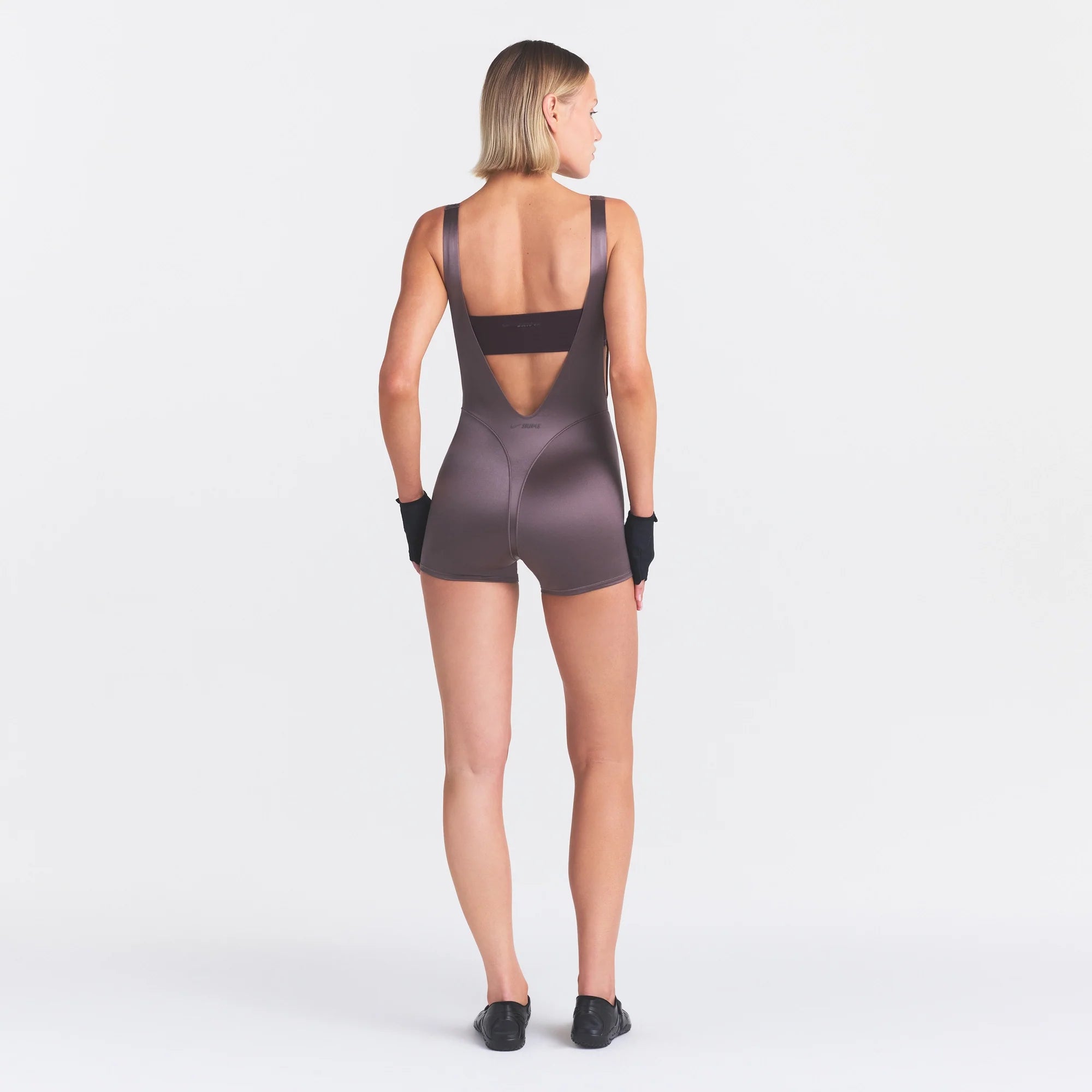 NikeSKIMS SATIN SHINE SUSPENDER 2.5" ONE PIECE | RESIN