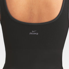 NikeSKIMS RIBBED SEAMLESS SCOOP 5" ONE PIECE | OBSIDIAN