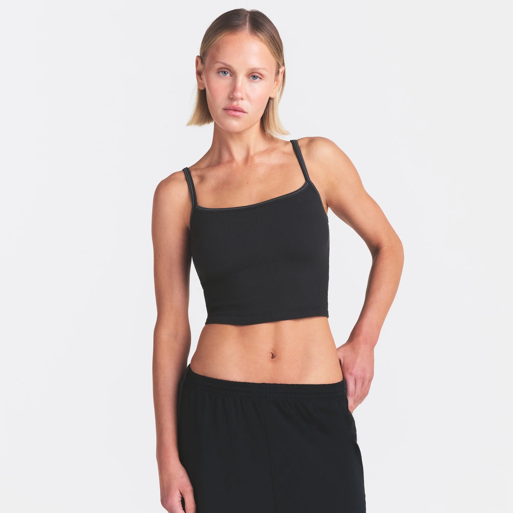 NikeSKIMS RIBBED SEAMLESS CAMI | OBSIDIAN