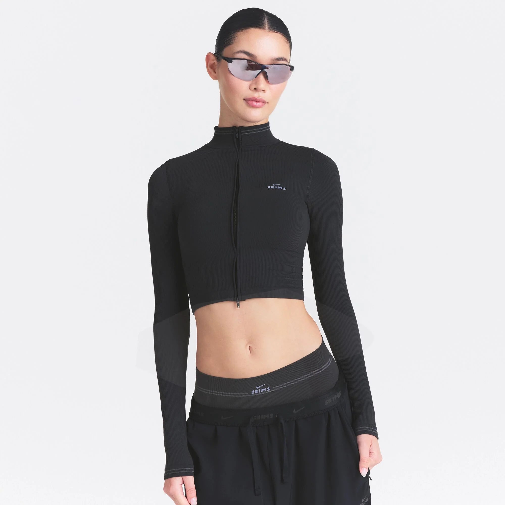 NikeSKIMS RIBBED SEAMLESS ZIP UP CROP JACKET | OBSIDIAN