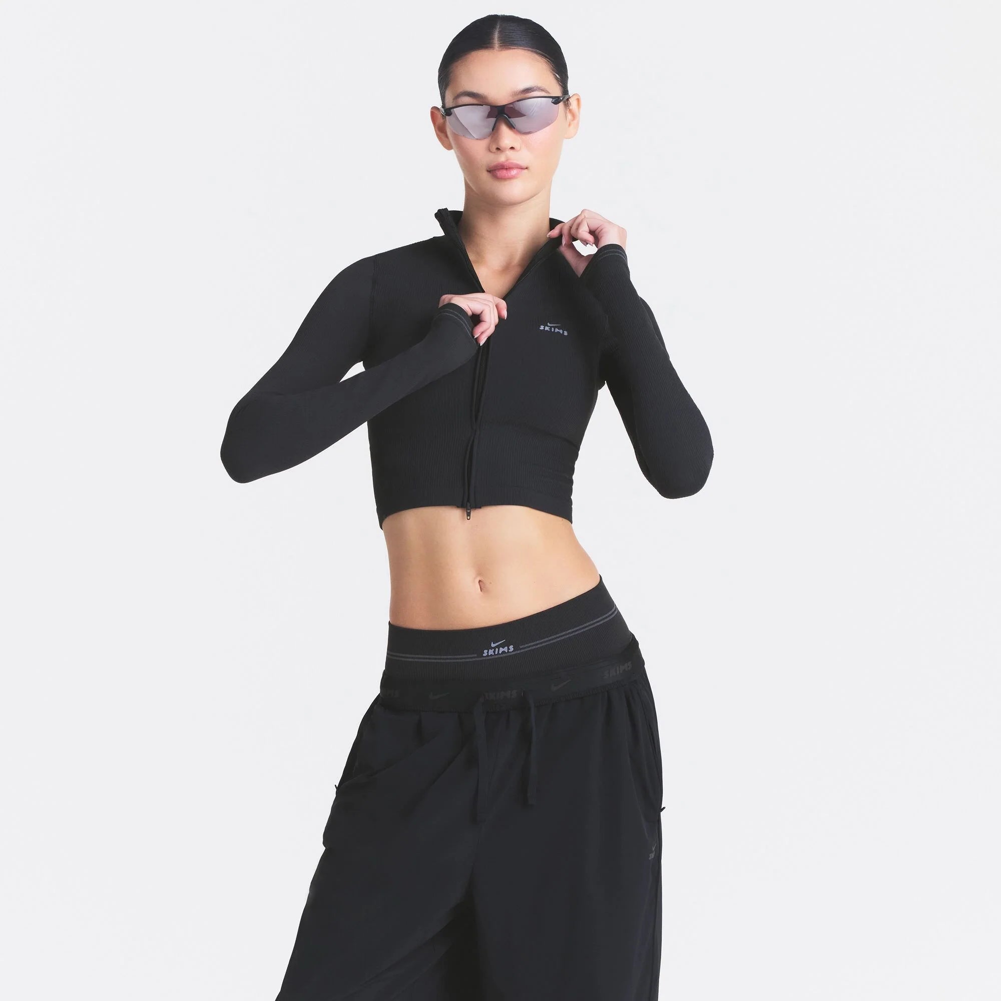 NikeSKIMS RIBBED SEAMLESS ZIP UP CROP JACKET | OBSIDIAN