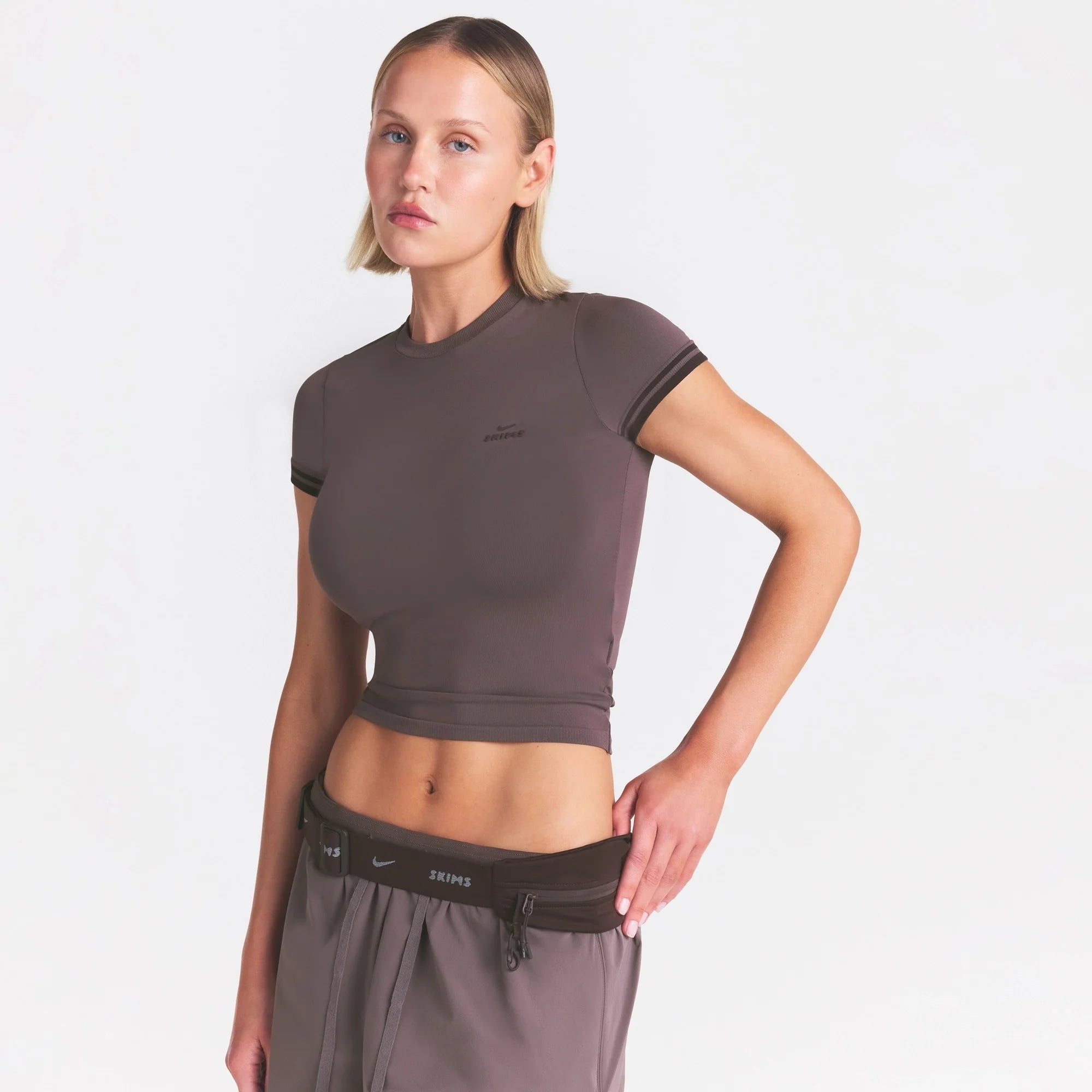 NikeSKIMS STRETCH KNIT CROPPED T-SHIRT | RESIN