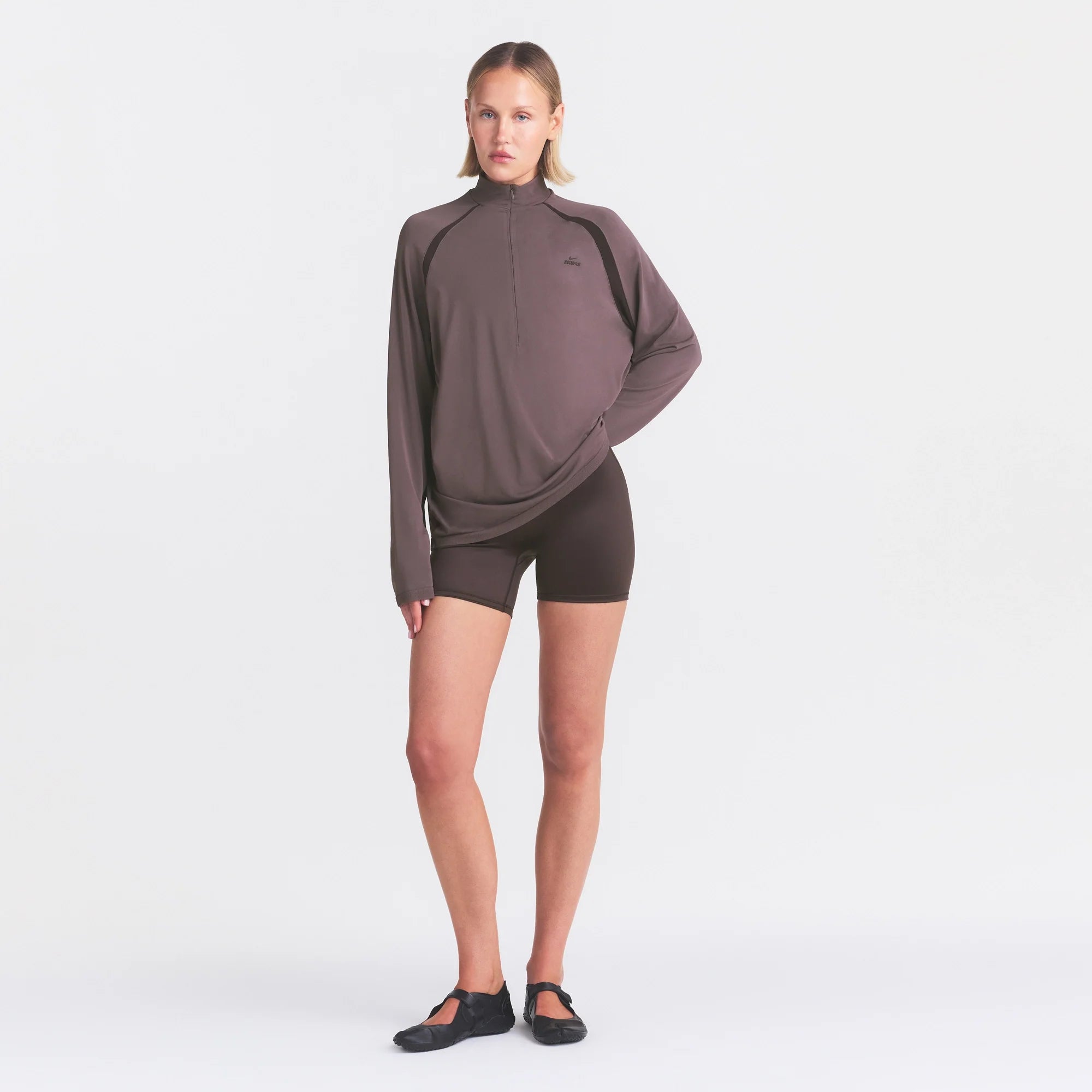 NikeSKIMS STRETCH KNIT LONG SLEEVE HALF ZIP | RESIN