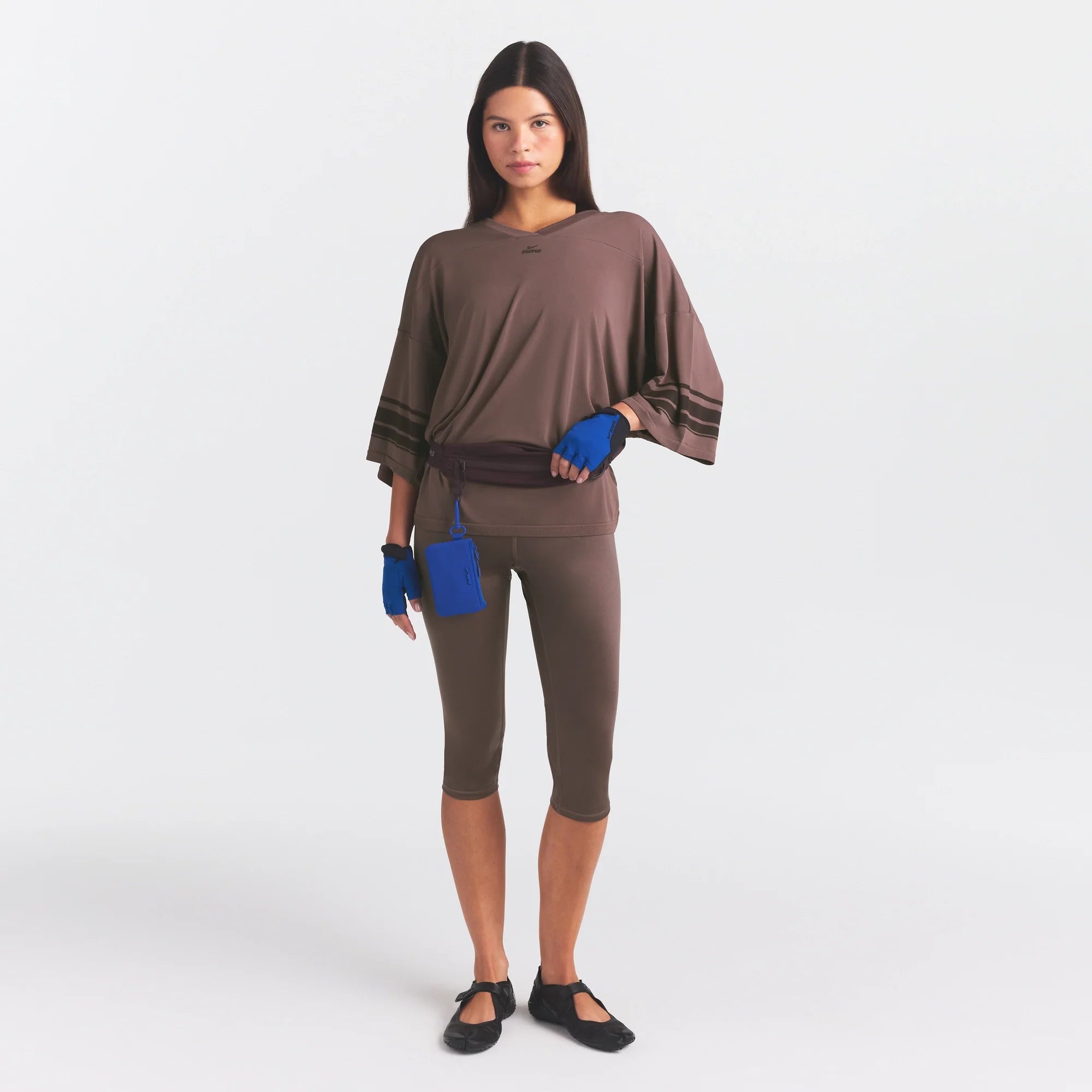 NikeSKIMS STRETCH KNIT OVERSIZED V-NECK TOP | RESIN