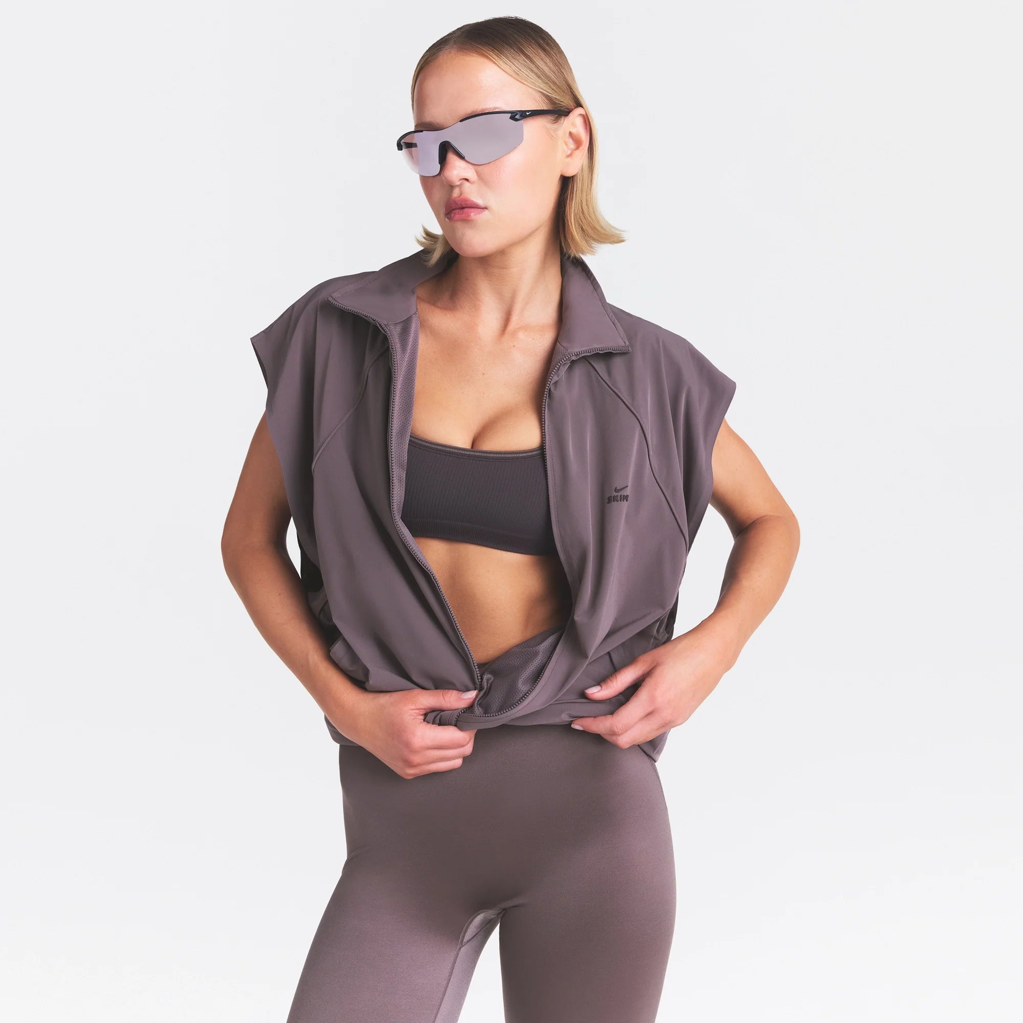 NikeSKIMS STRETCH NYLON OVERSIZED VEST | RESIN