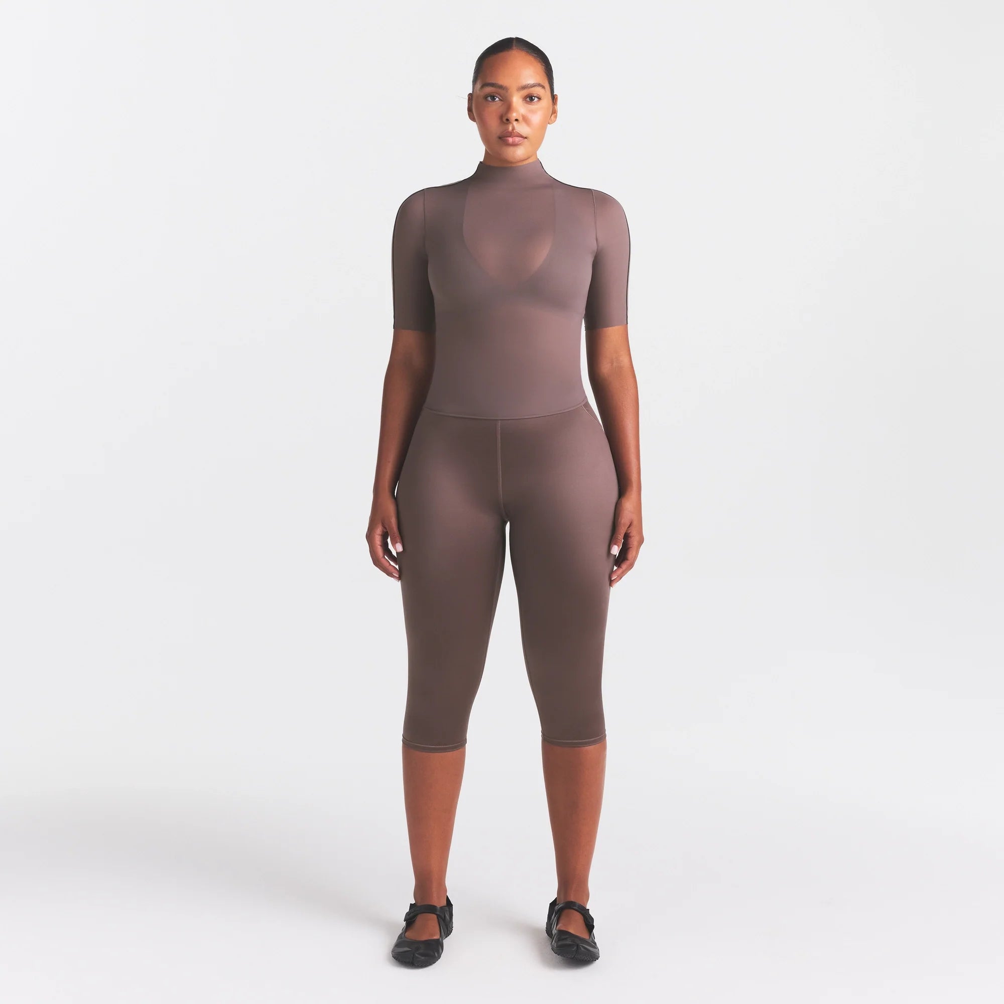 NikeSKIMS WEIGHTLESS LAYERS MOCK NECK SHORT SLEEVE T-SHIRT | RESIN