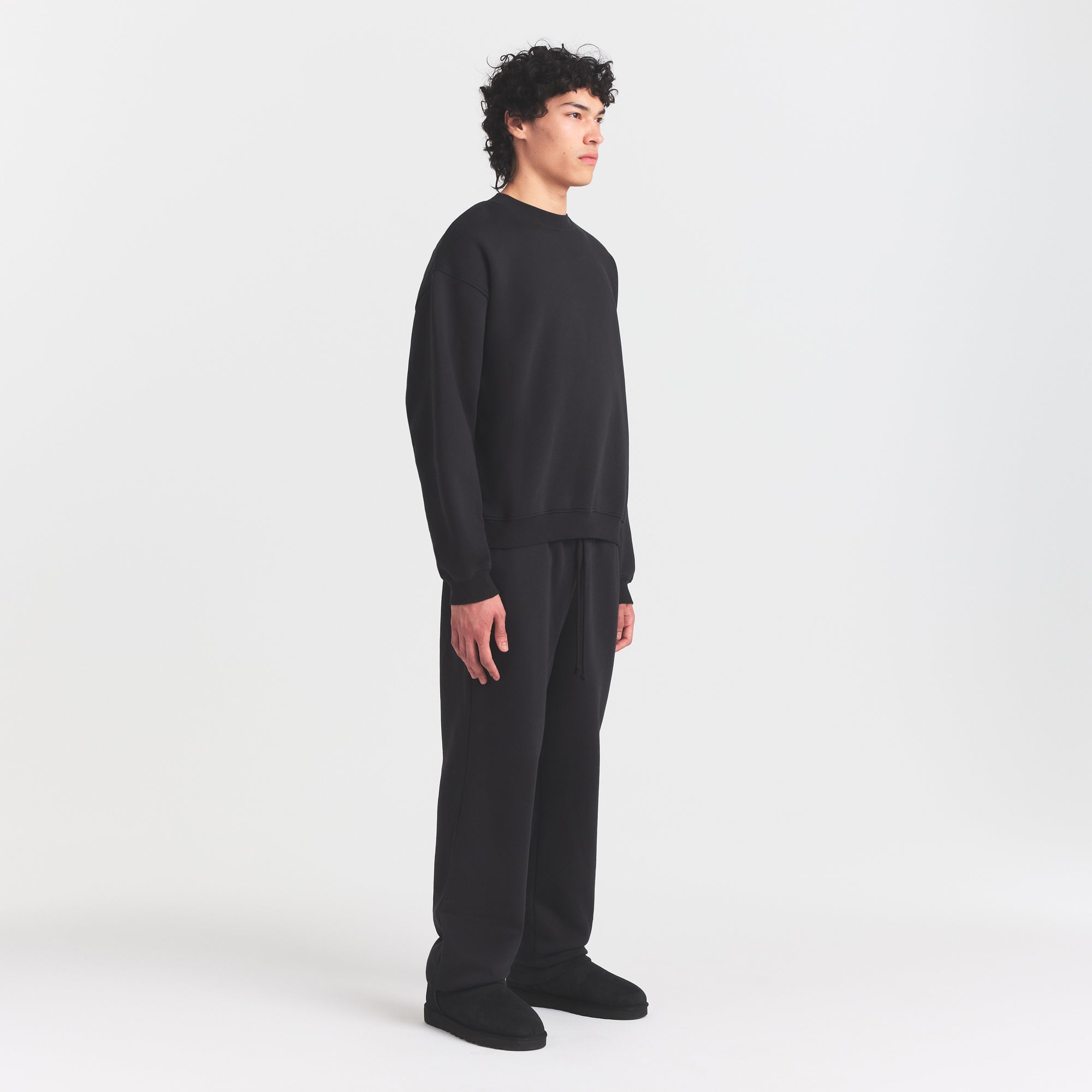 FLEECE LOUNGE MENS RELAXED HIGH CREWNECK | WASHED ONYX
