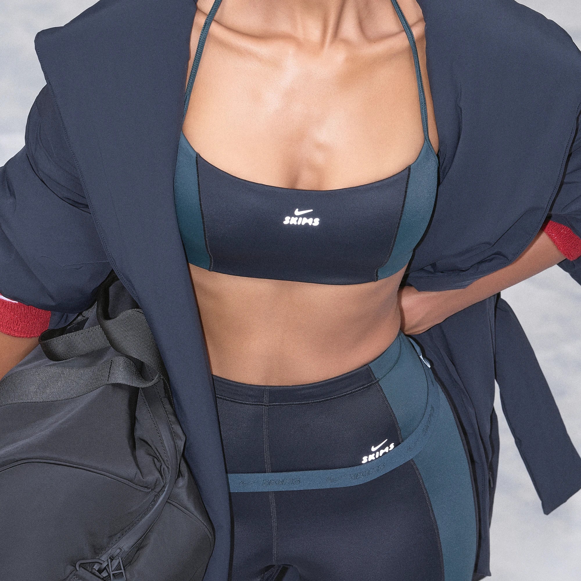 NikeSKIMS SHINE MICRO SCOOP BRA | OBSIDIAN AND DARK TEAL