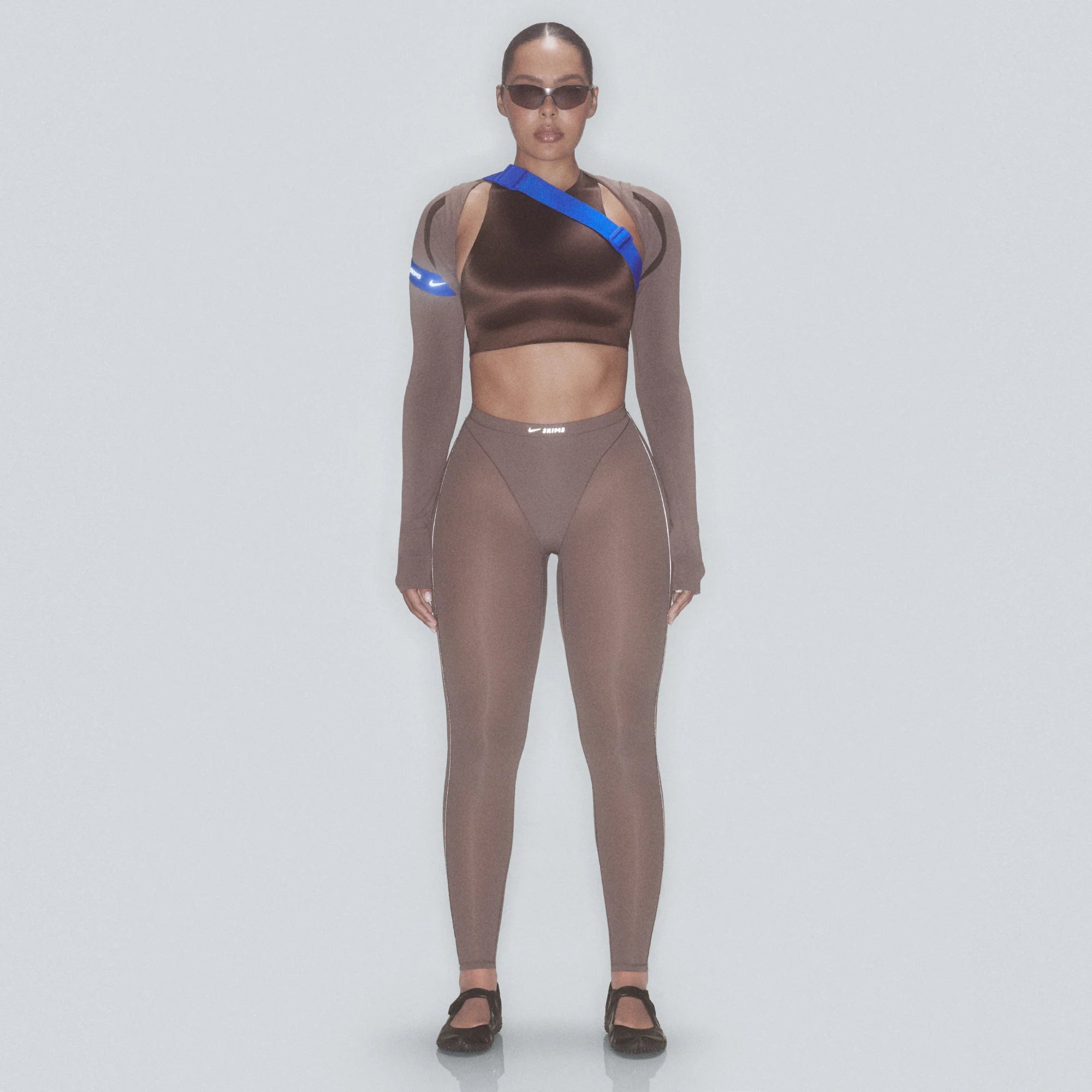 NikeSKIMS WEIGHTLESS LAYERS V-PANEL 28" LEGGING | RESIN