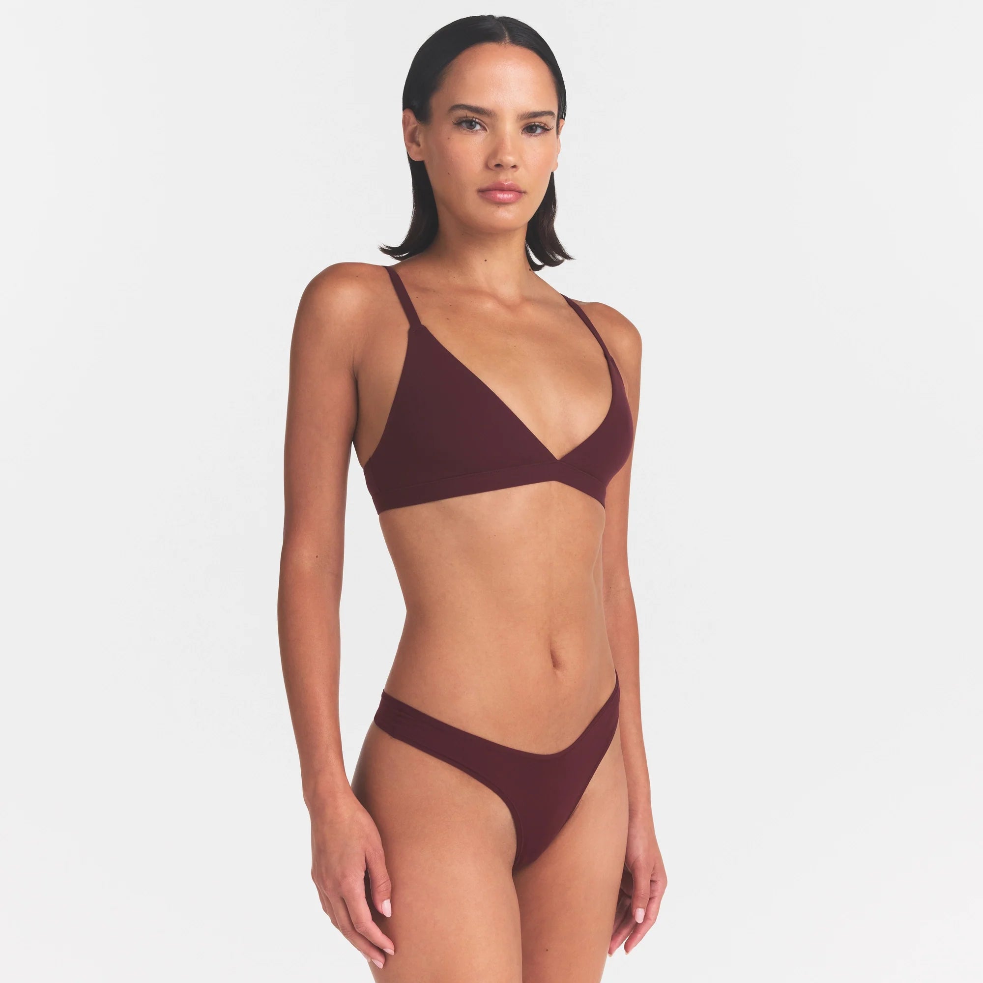 FITS EVERYBODY DIPPED FRONT THONG | CURRANT