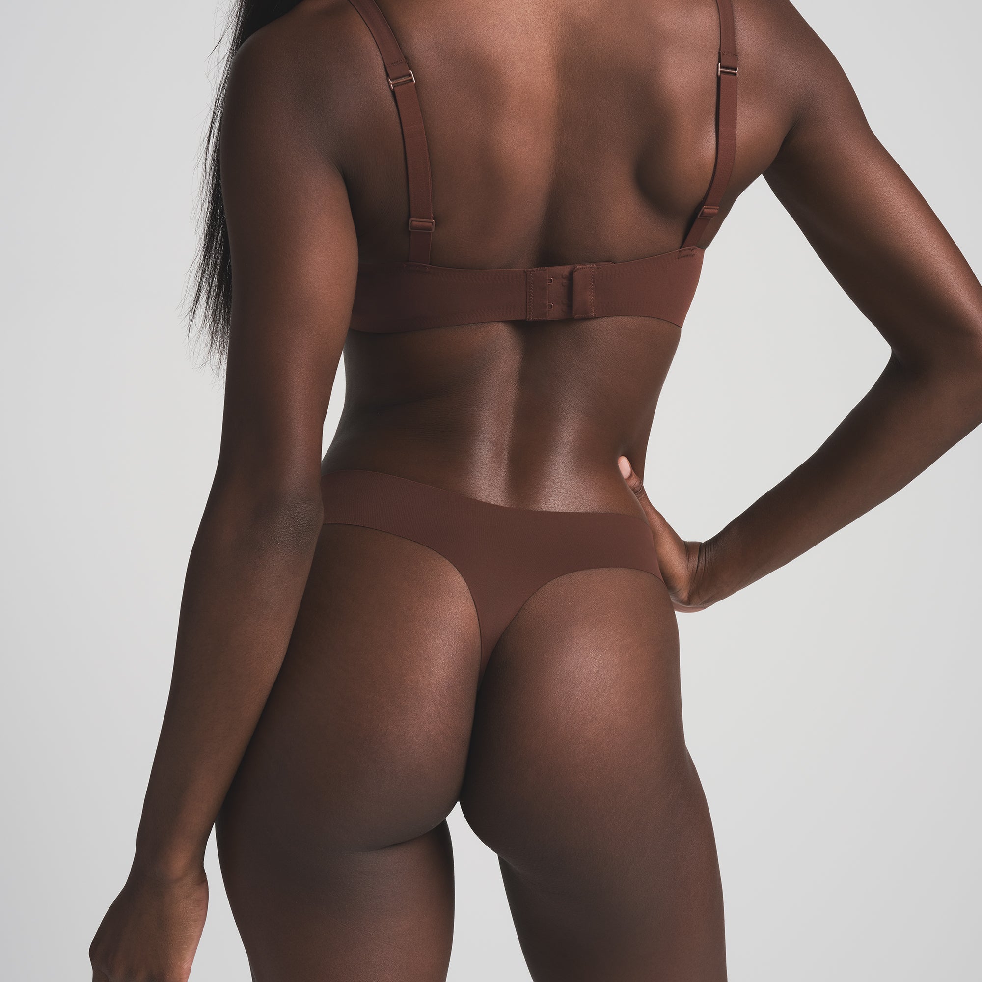 NAKED DIPPED THONG | COCOA