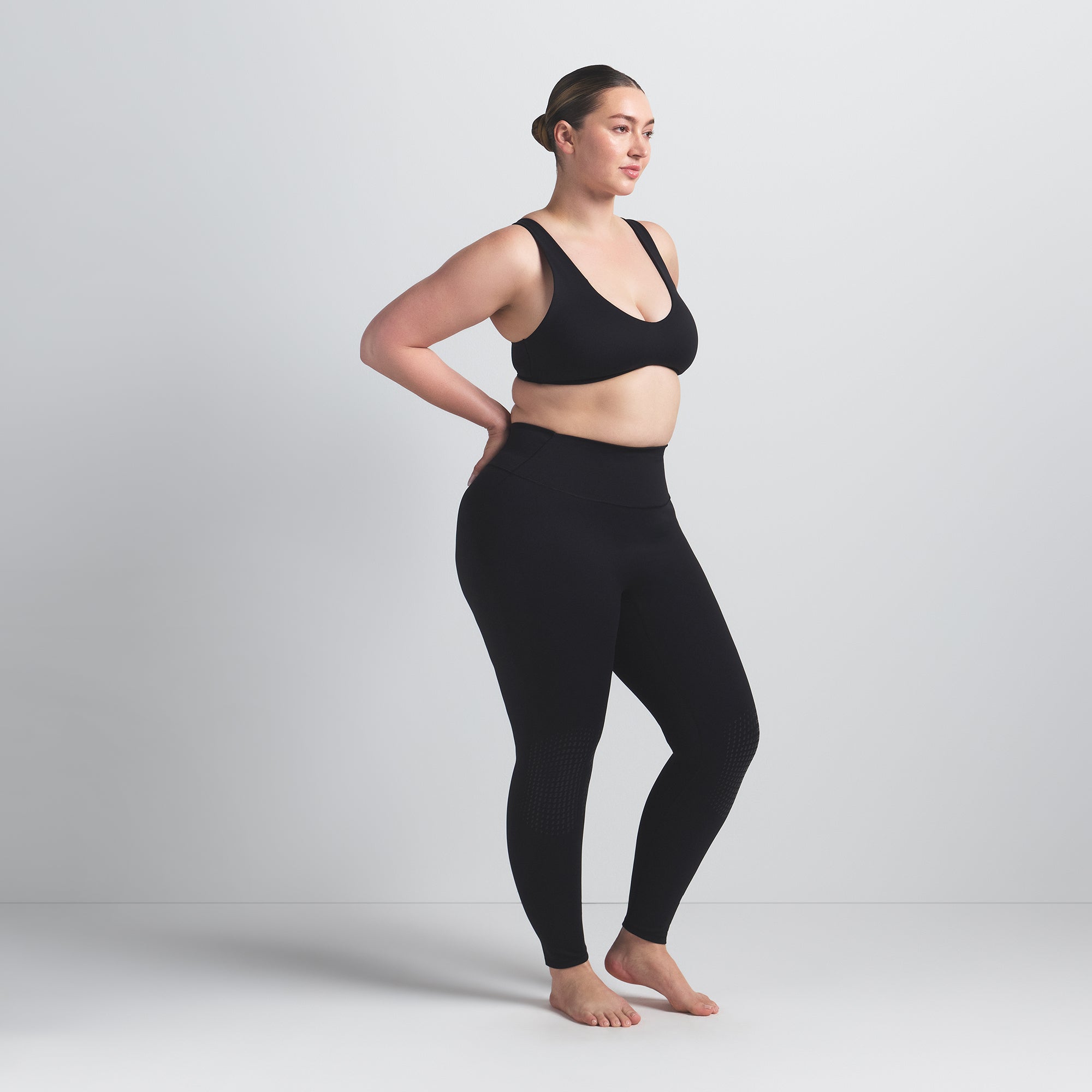 NikeSKIMS MATTE KNEE GRIP 26" LEGGING | OBSIDIAN