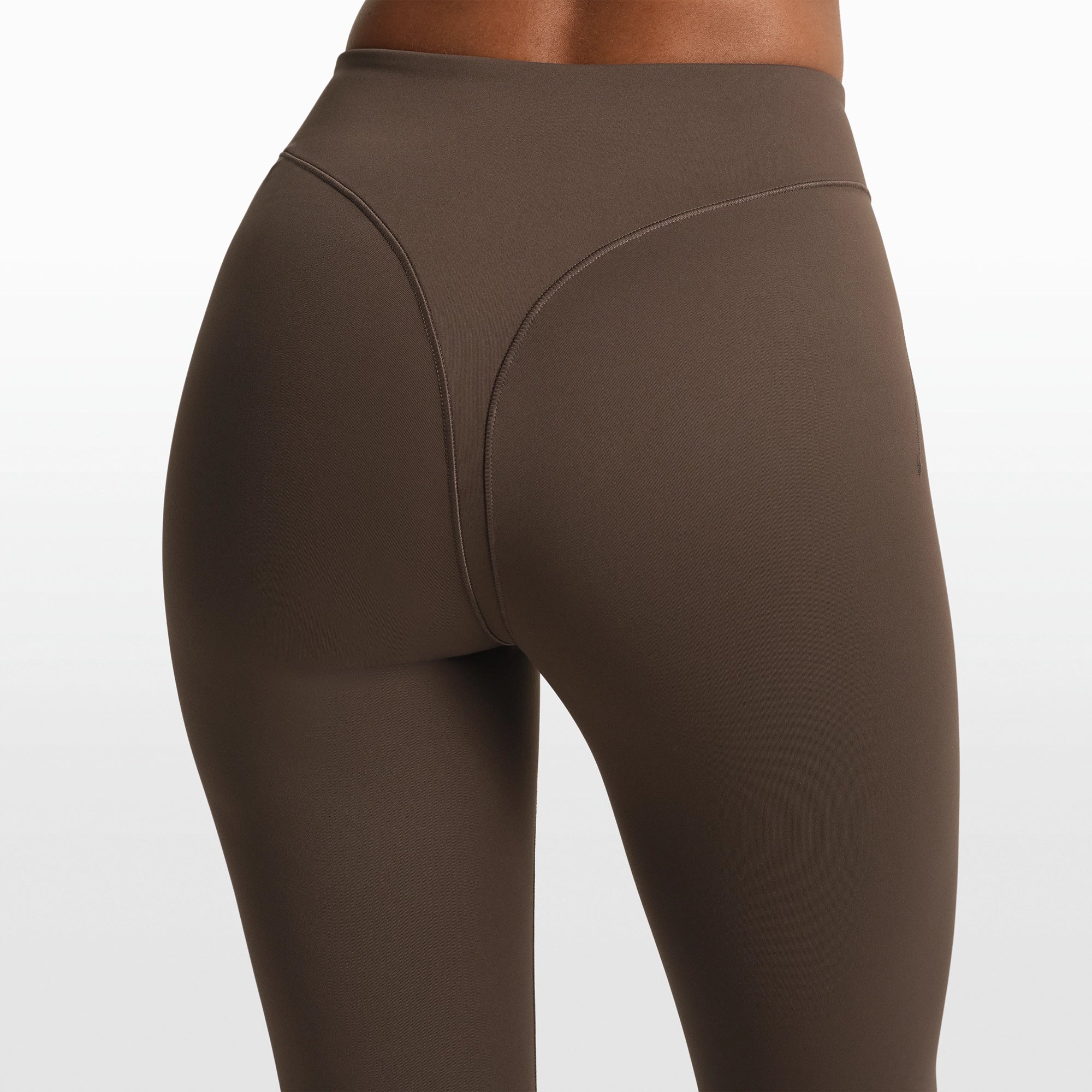 NikeSKIMS MATTE V-LINE STIRRUP LEGGING | DARK SEPIA