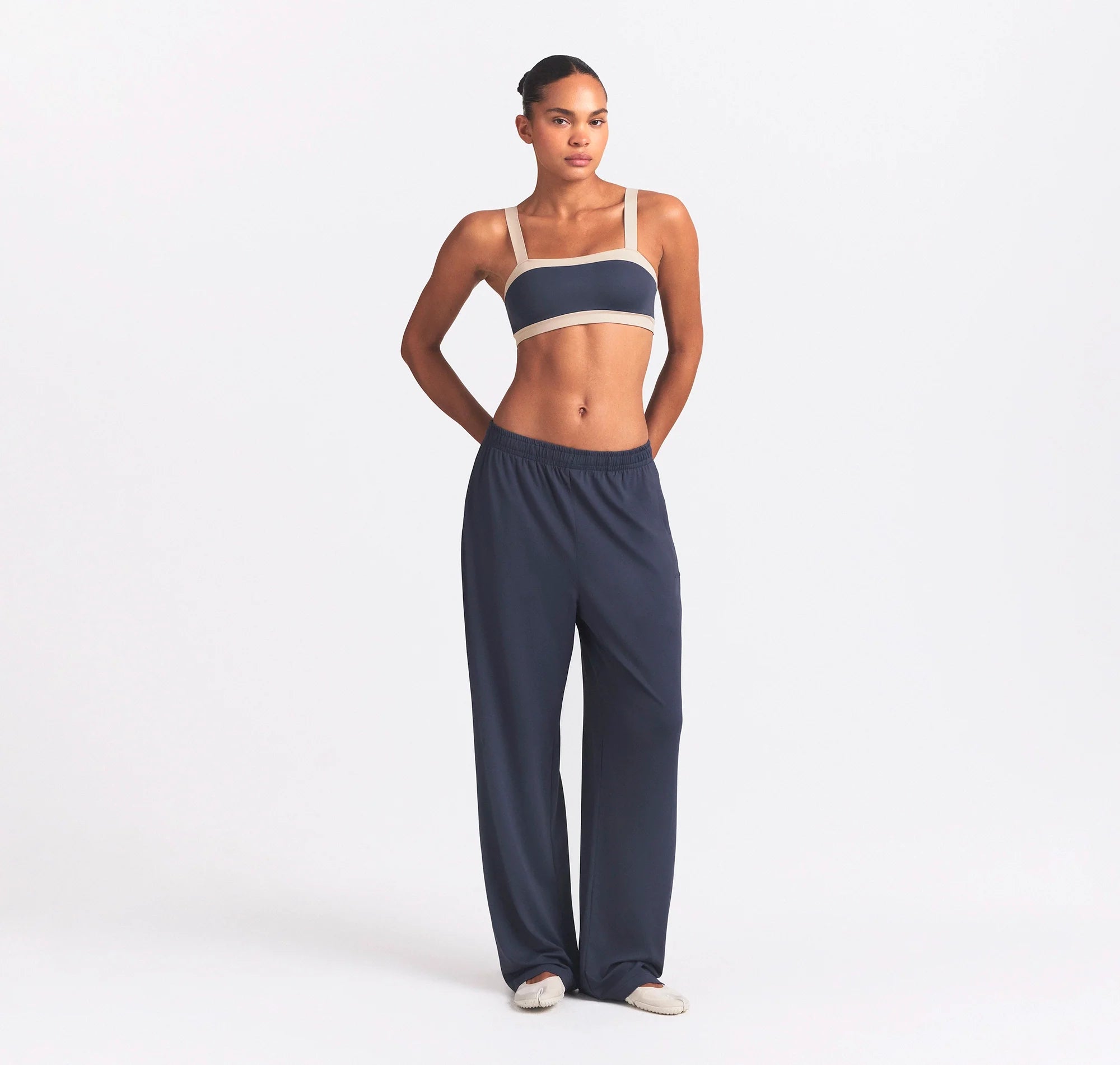 NikeSKIMS AIRY WIDE LEG PANT | DEEP ROYAL