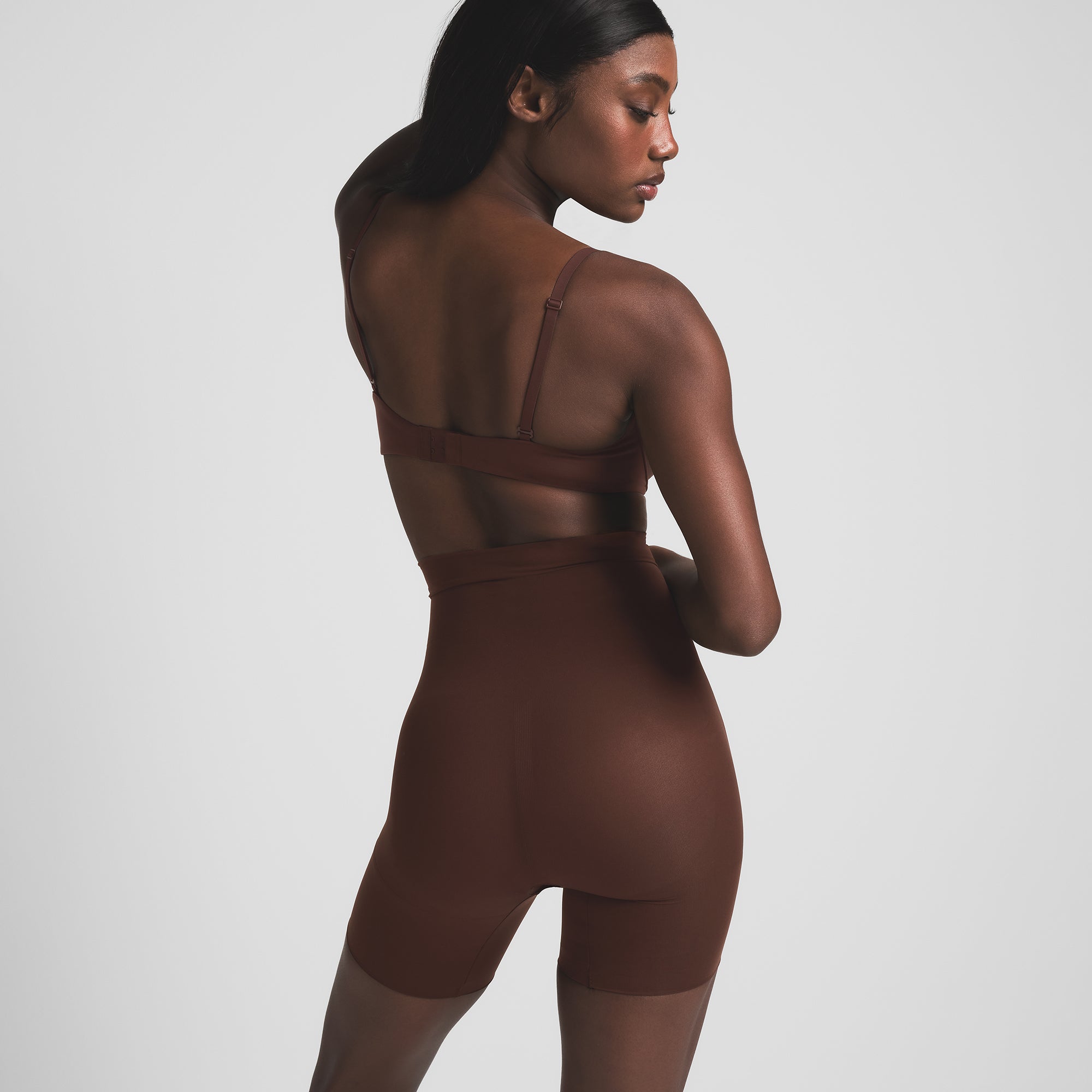SHEER SEAMLESS HIGH-WAISTED MID THIGH SHORT | COCOA