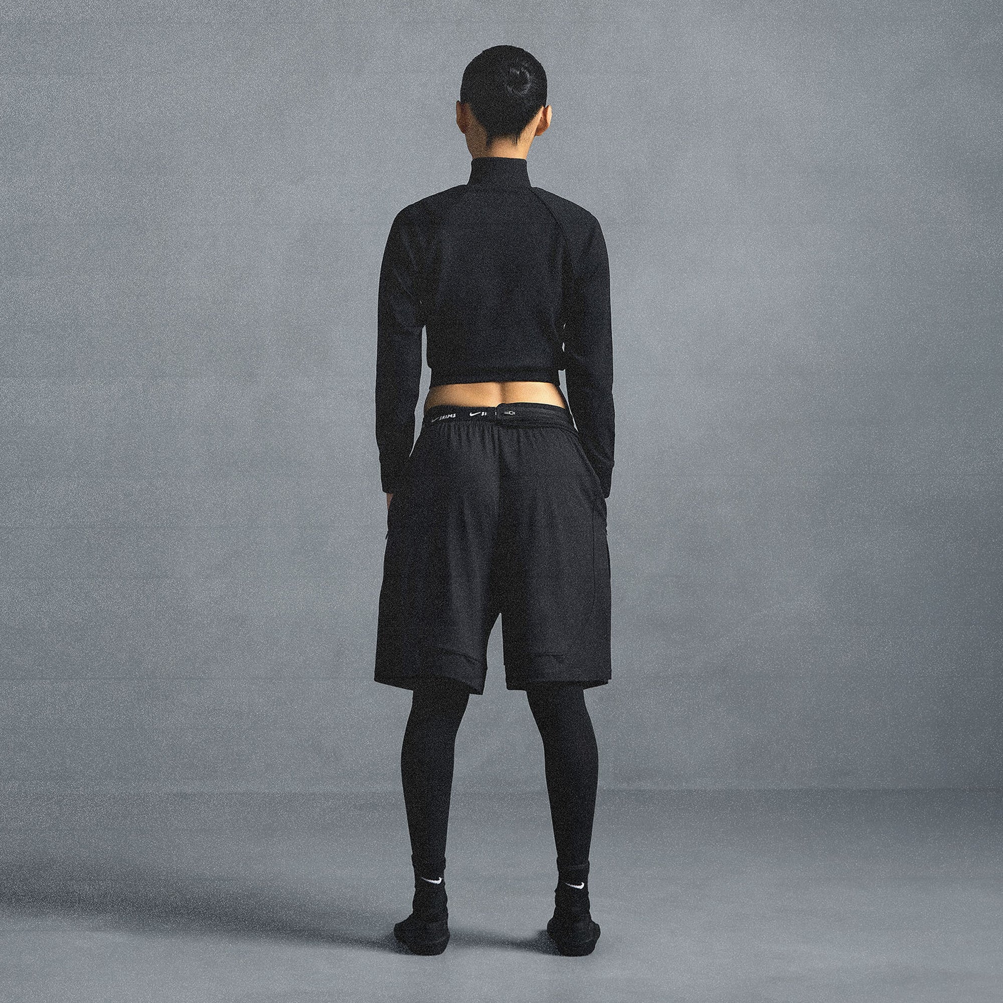 NikeSKIMS AIRY RELAXED SHORT | OBSIDIAN
