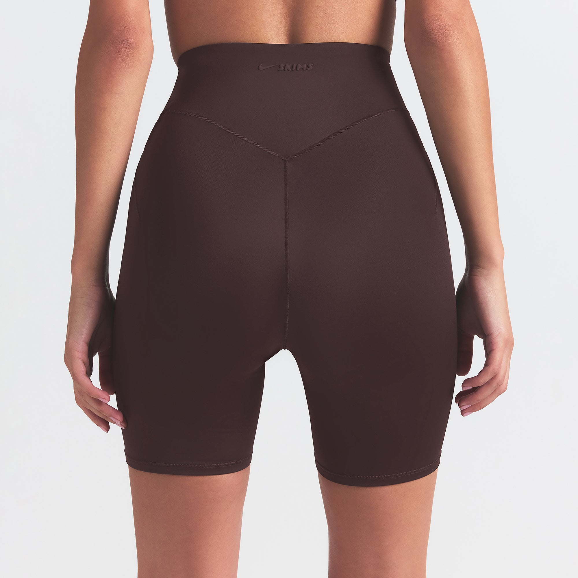 NikeSKIMS SHINE BONDED WAIST 5" BIKER SHORT | PHOENIX