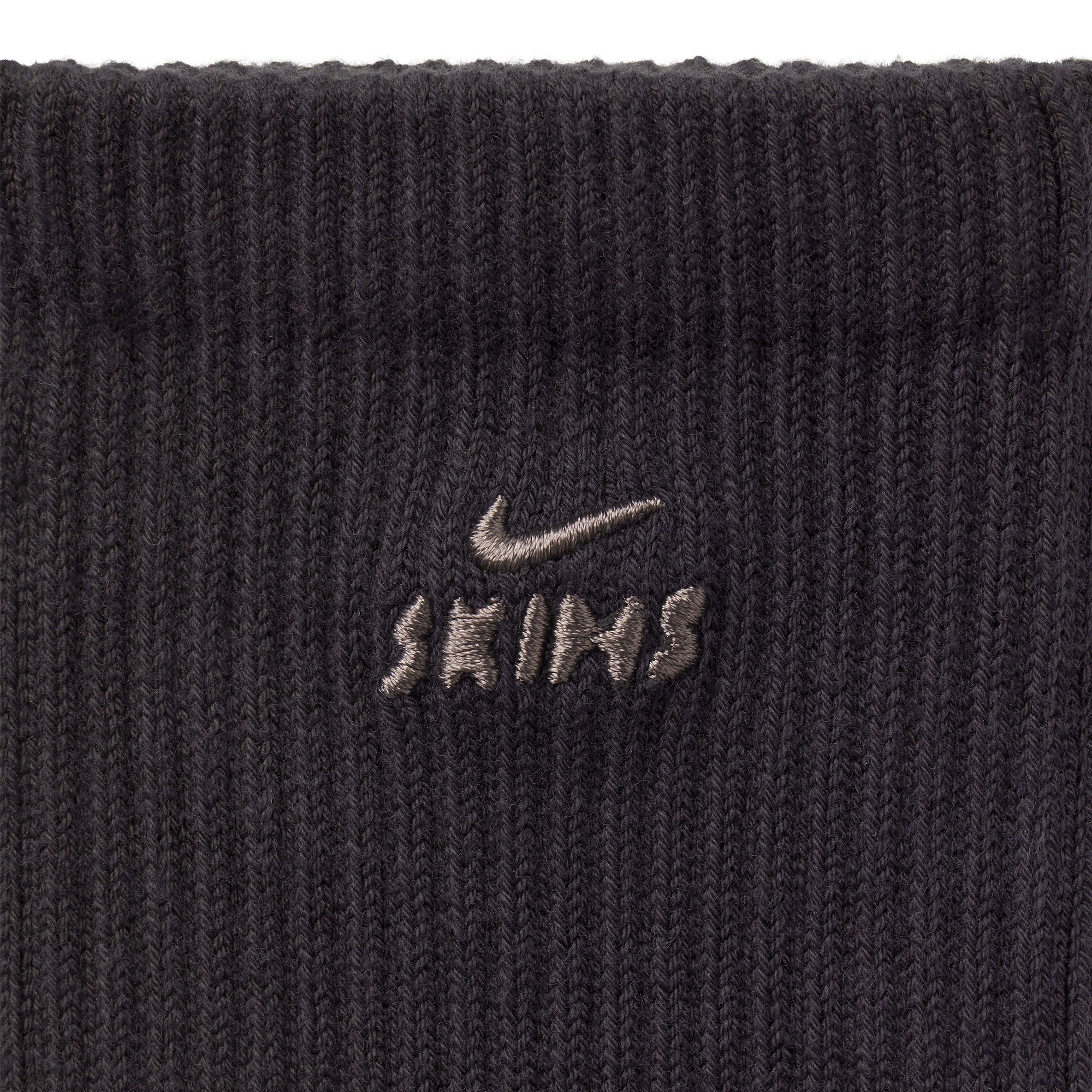 NikeSKIMS ACCESSORIES DRI-FIT��� PILATES GRIP CREW SOCK | OBSIDIAN