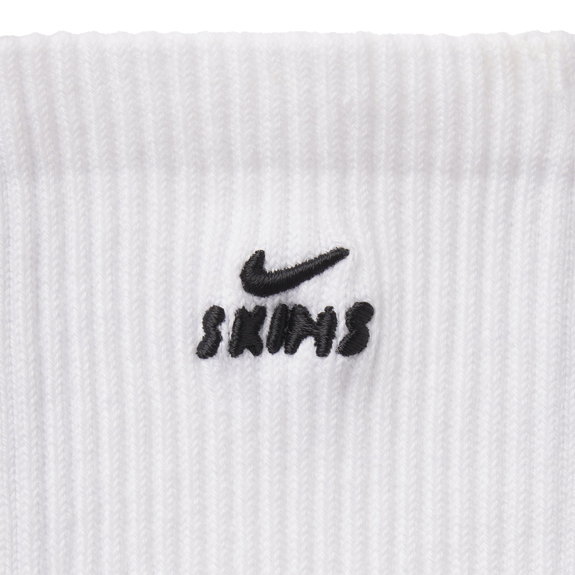 NikeSKIMS ACCESSORIES DRI-FIT��� PILATES GRIP CREW SOCK | SNOW