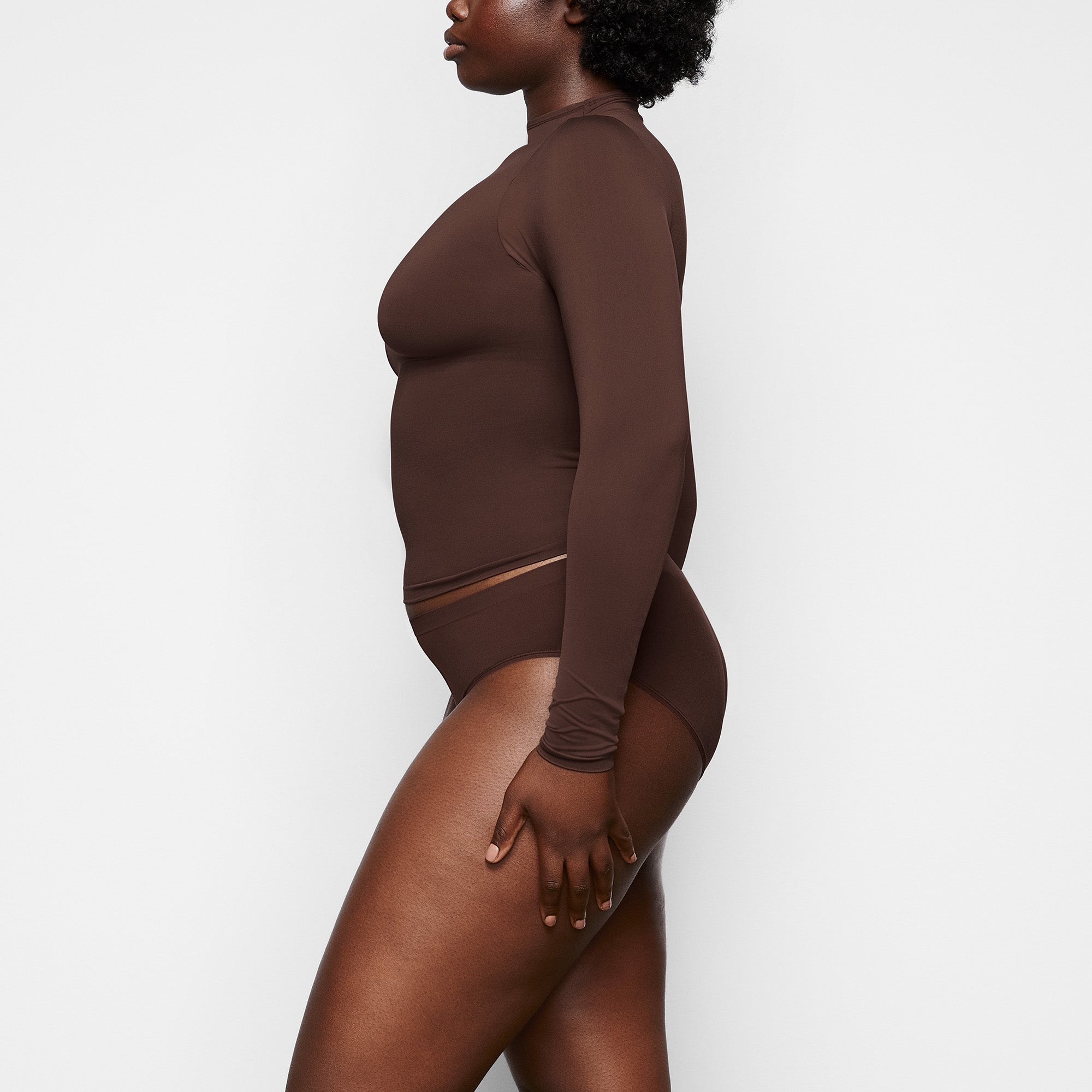 SOFT SMOOTHING SEAMLESS BRIEF | COCOA