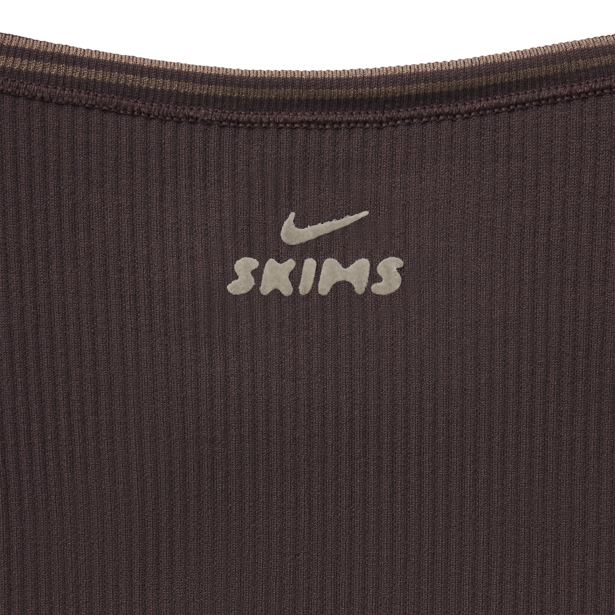 NikeSKIMS RIBBED SEAMLESS BABY T-SHIRT | PHOENIX