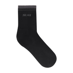 SKIMS SOCKS RIBBED QUARTER CREW LOGO SOCK | ONYX AND DARK HEATHER GREY