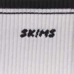 SKIMS SOCKS RIBBED CREW LOGO SOCK | SNOW AND ONYX