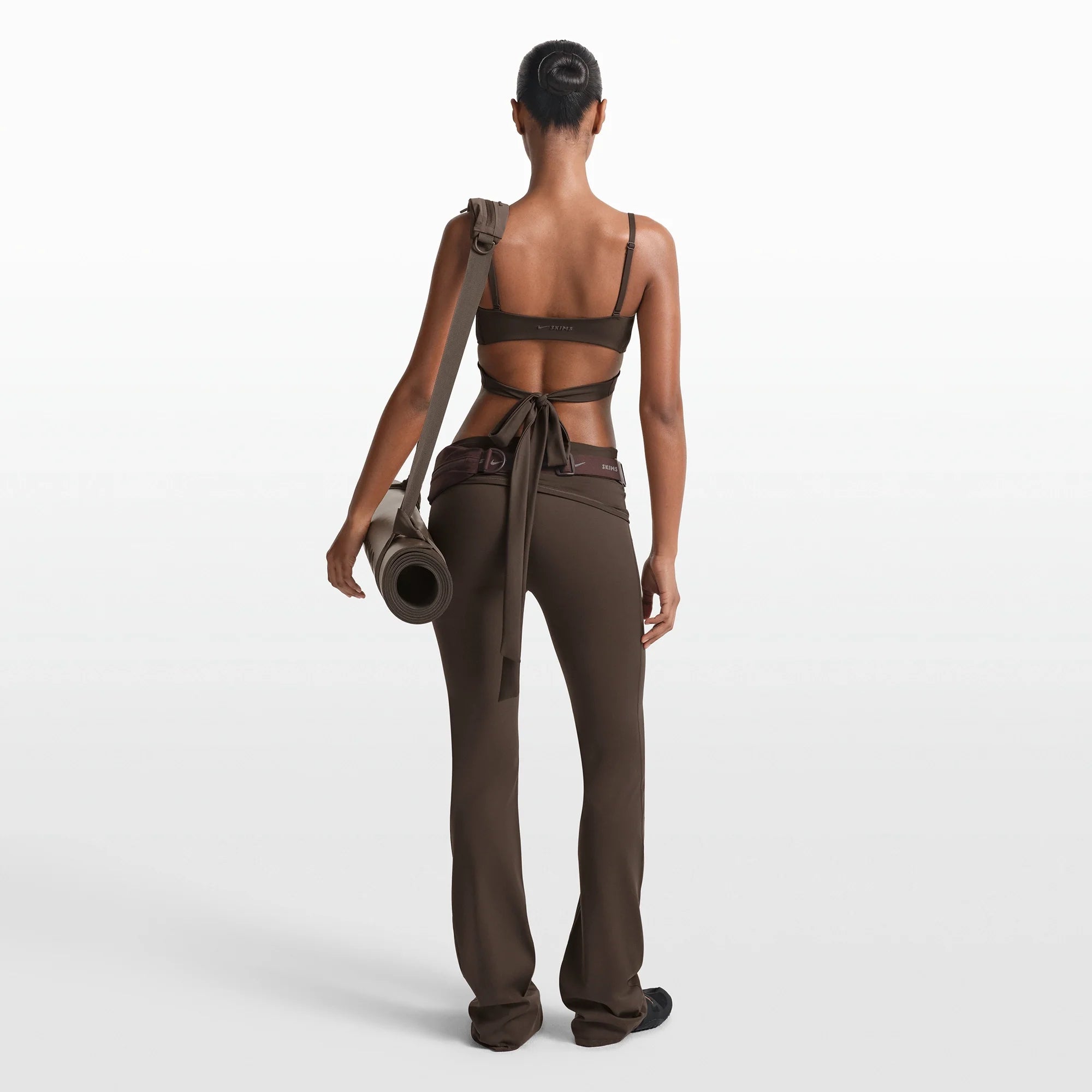 NikeSKIMS MATTE WRAP FRONT BRA | DARK SEPIA