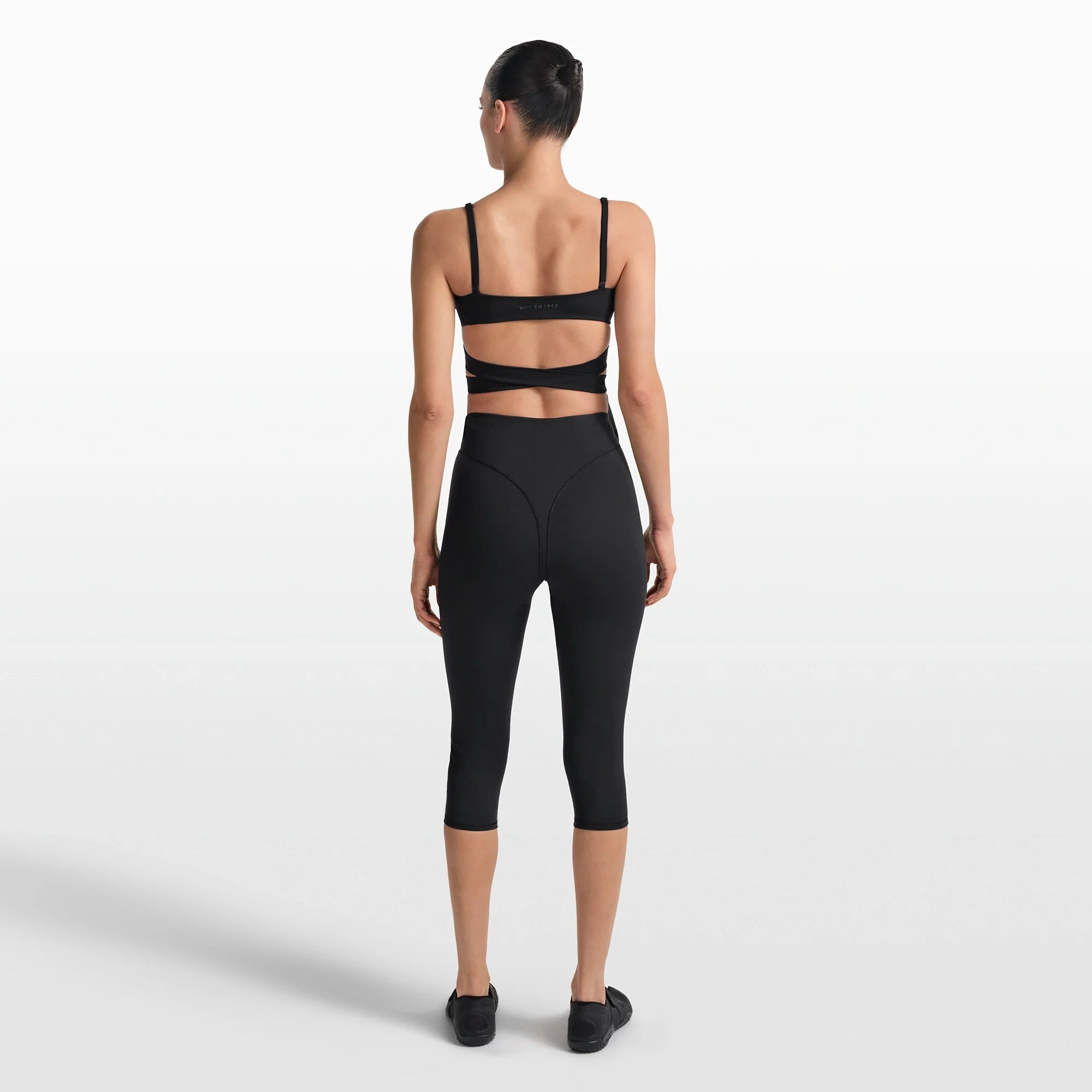 NikeSKIMS MATTE WRAP FRONT BRA | OBSIDIAN