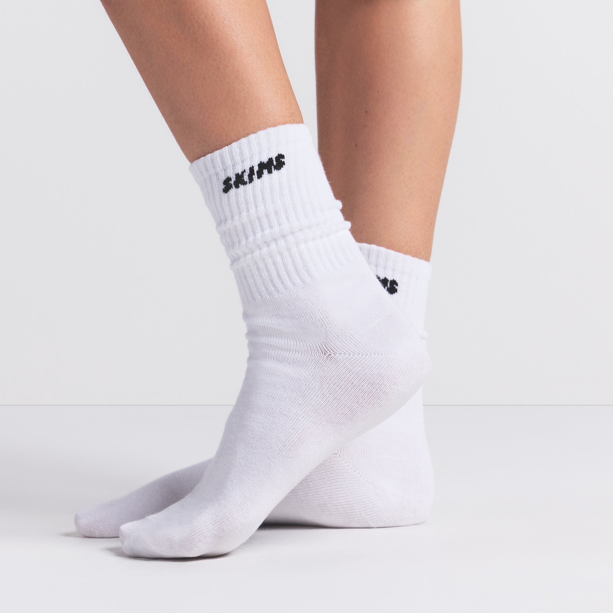 SKIMS SOCKS RIBBED CREW LOGO SOCK 3-PACK | SNOW