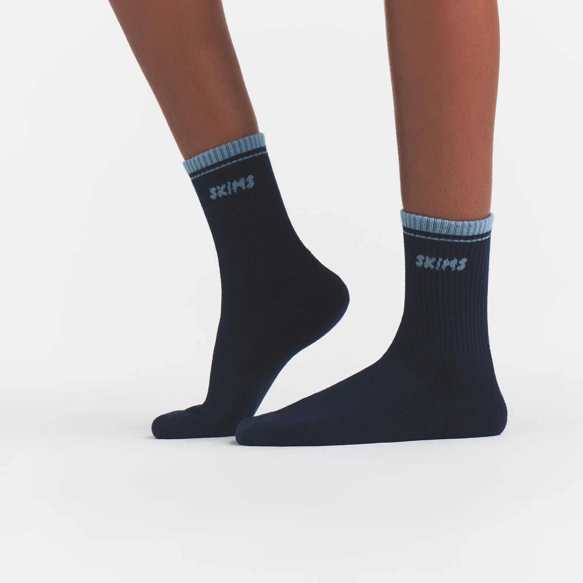 SKIMS SOCKS RIBBED QUARTER CREW LOGO SOCK | NAVY AND KYANITE