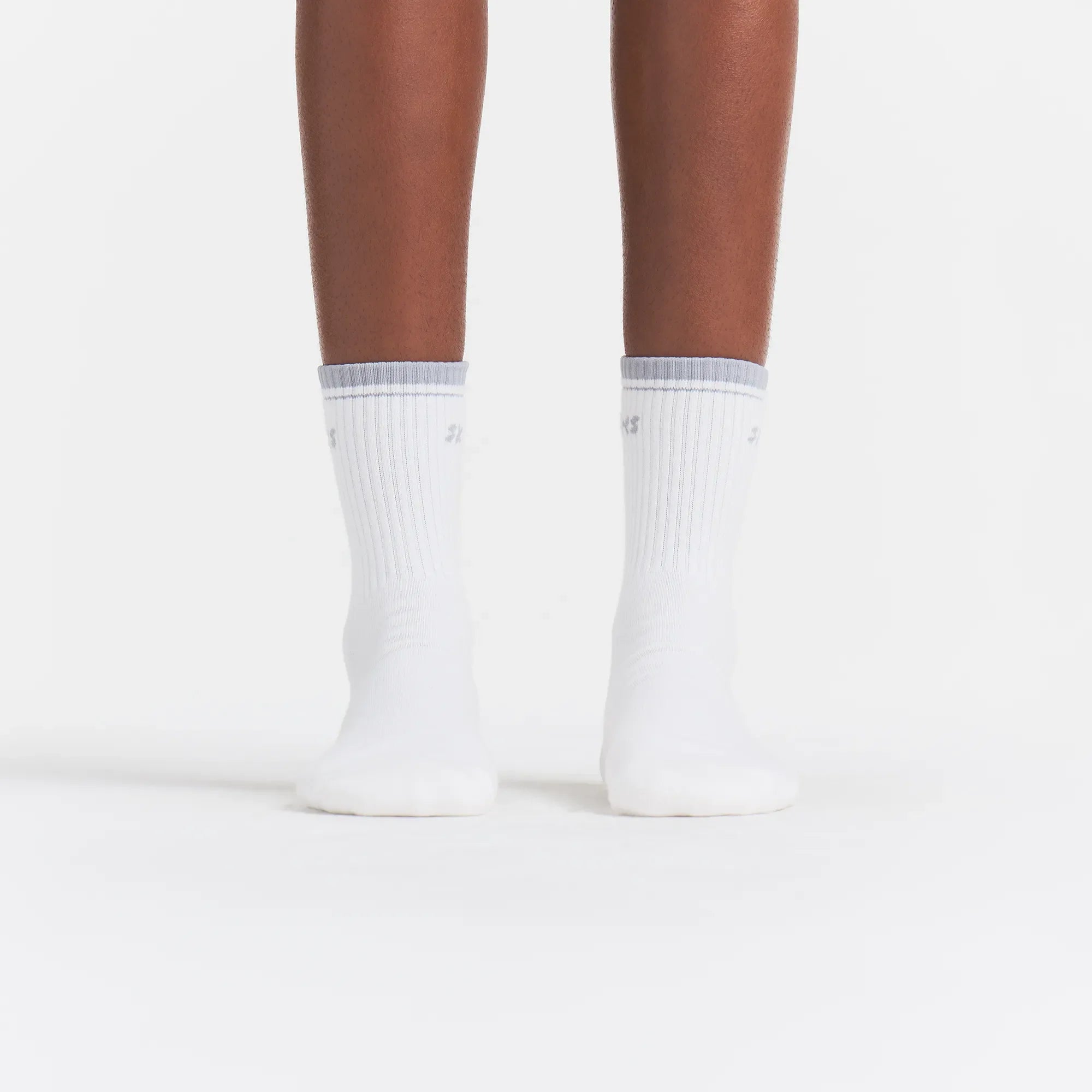 SKIMS SOCKS RIBBED QUARTER CREW LOGO SOCK | SNOW AND LIGHT HEATHER GREY