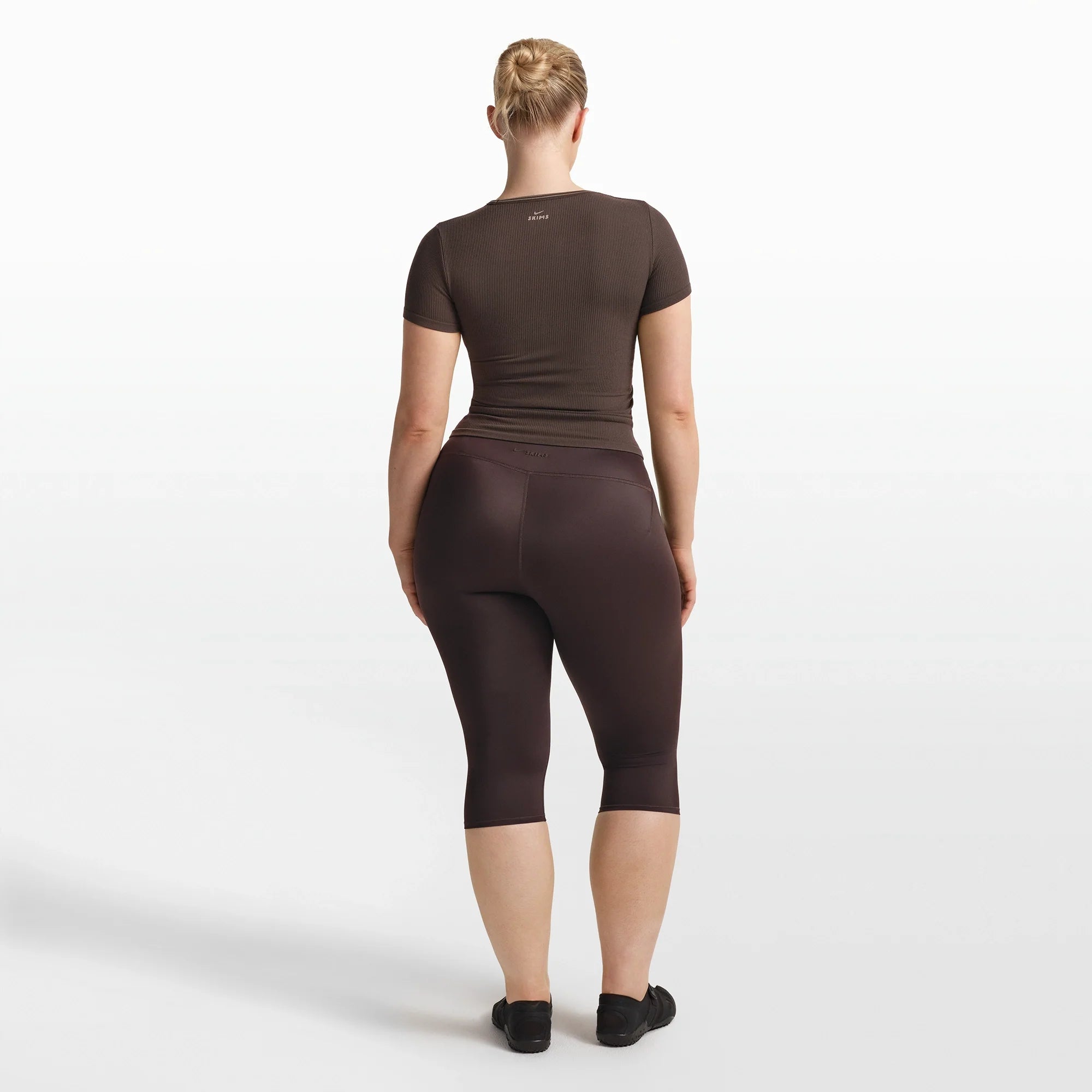 NikeSKIMS RIBBED SEAMLESS BABY T-SHIRT | PHOENIX