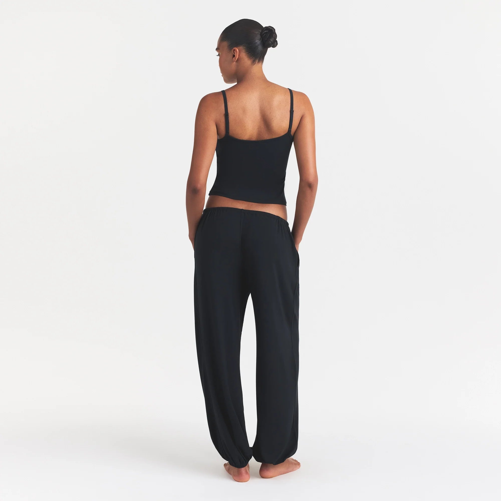 SKIMS SLEEP CAMI | ONYX