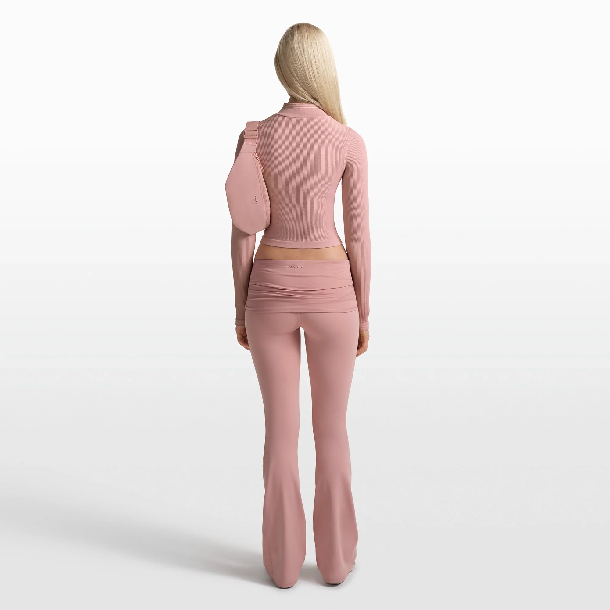 NikeSKIMS RIBBED SEAMLESS ZIP UP CROP JACKET | HIMALAYAN
