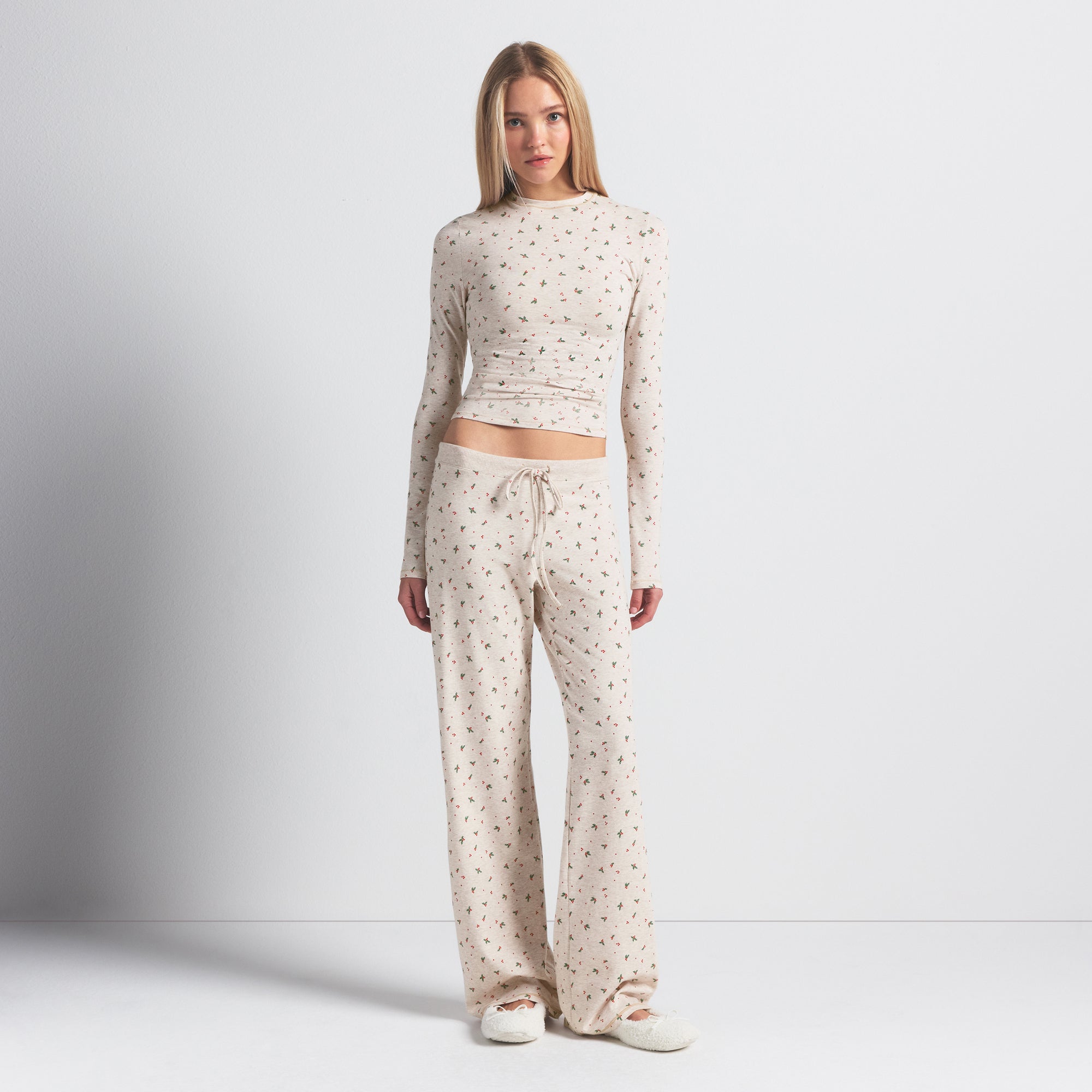 COTTON JERSEY LONG SLEEVE T-SHIRT | OATMEAL HEATHER HOLLY PRINT