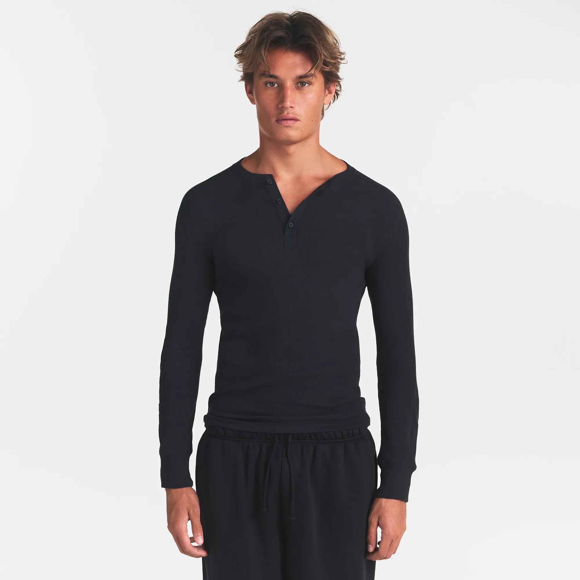 SKIMS COTTON RIB MENS HENLEY | ONYX