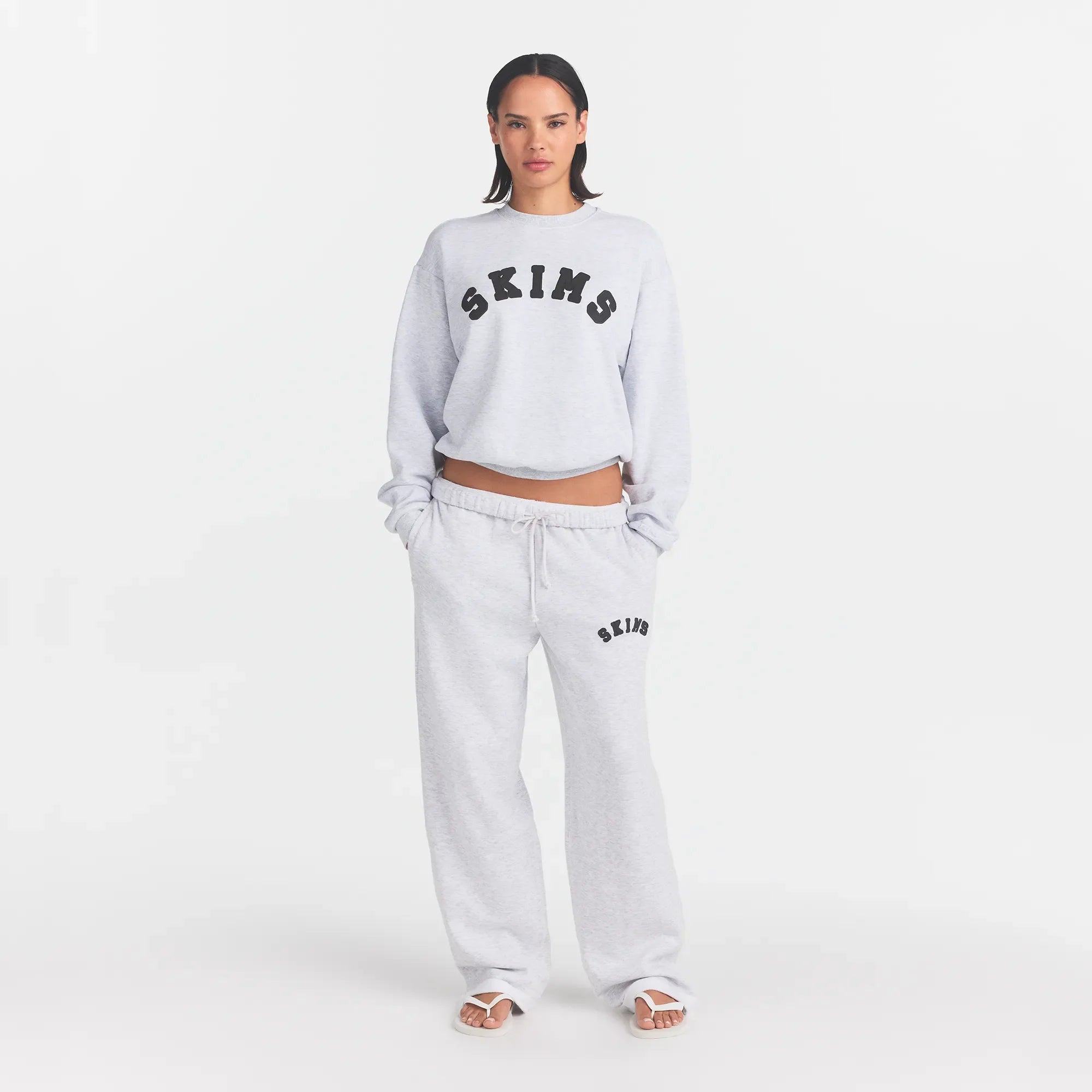 COTTON FLEECE LOGO CLASSIC CREWNECK | LIGHT HEATHER GREY WITH ONYX LOGO