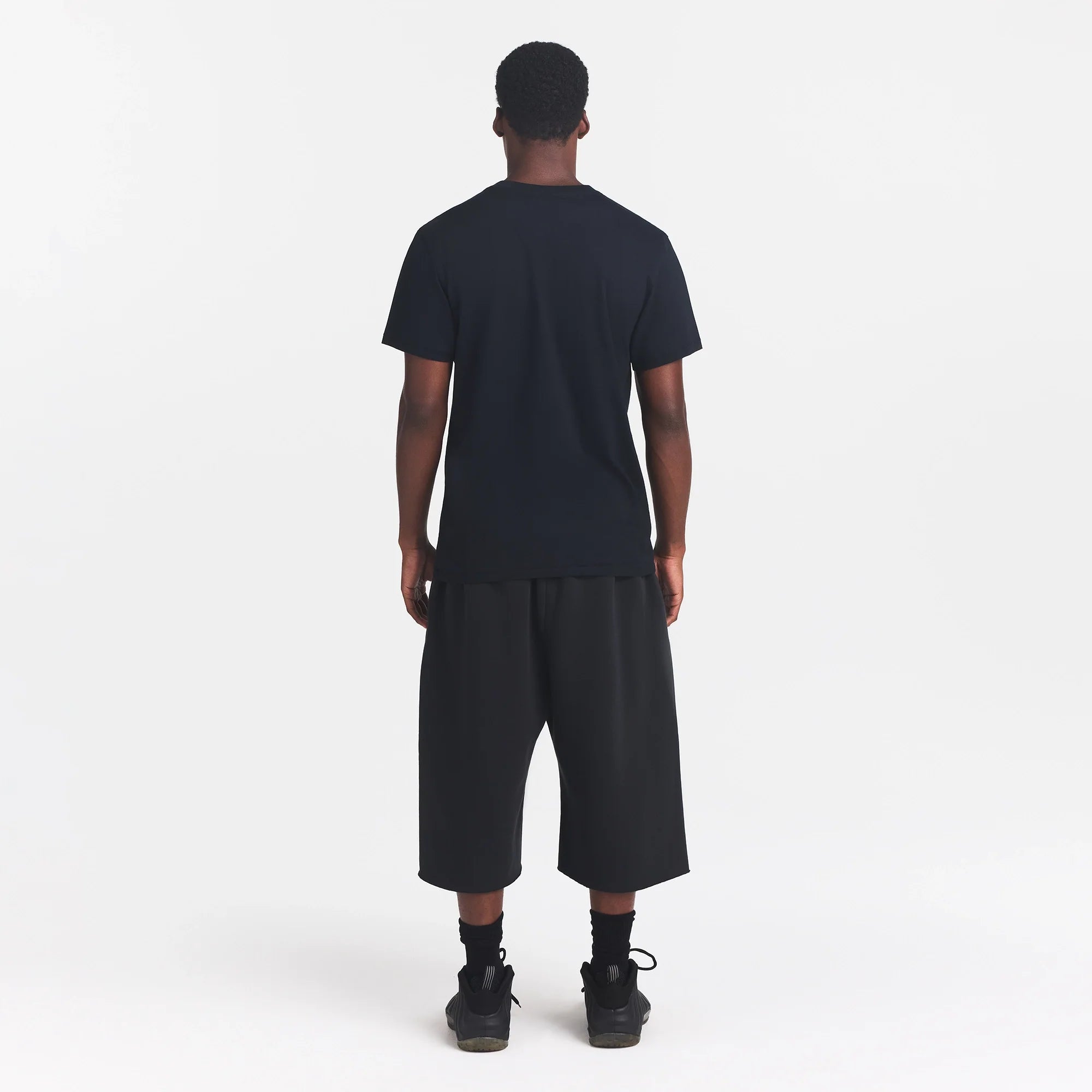 HEAVYWEIGHT COTTON MENS RELAXED CROPPED CREWNECK | OBSIDIAN
