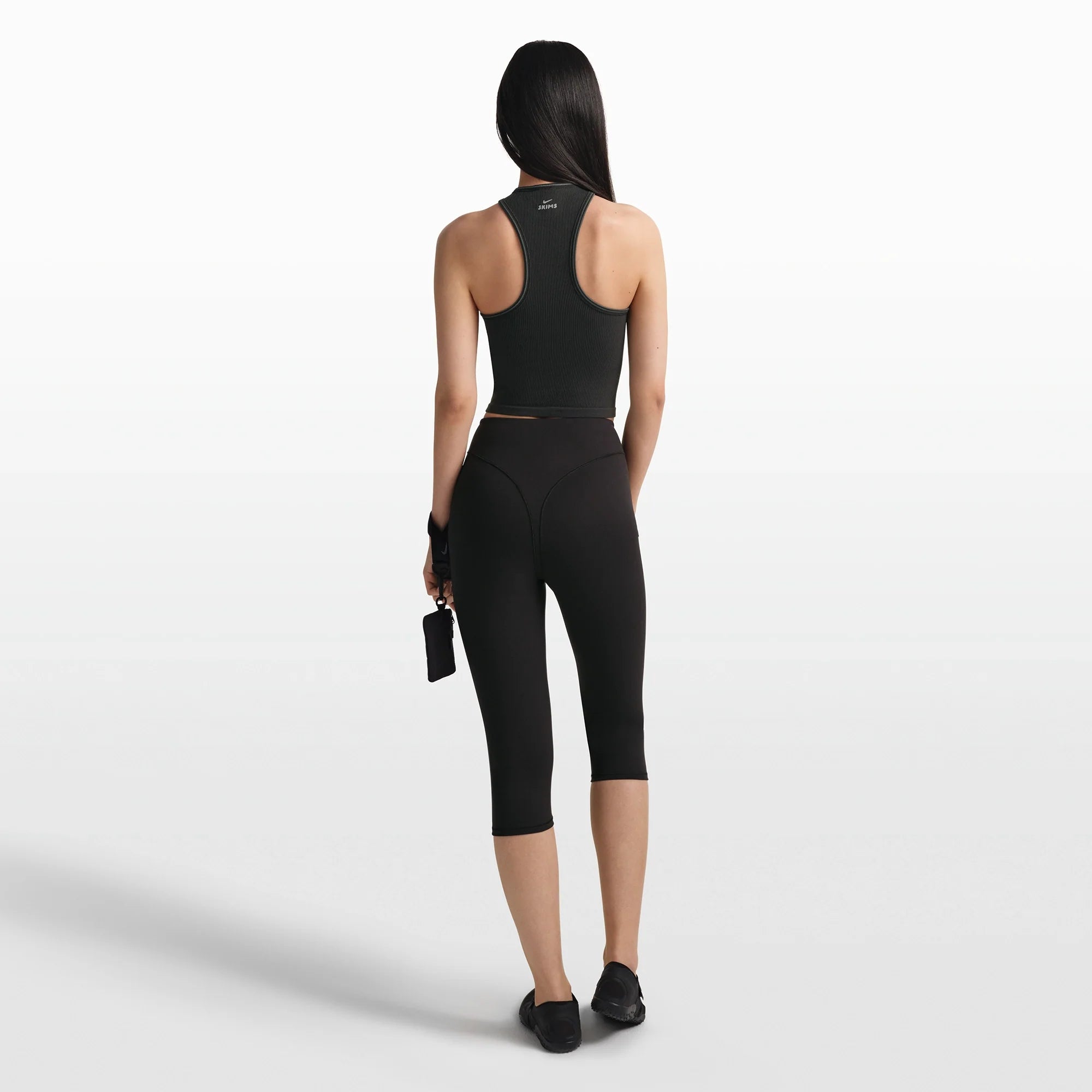NikeSKIMS RIBBED SEAMLESS RACER FRONT TANK | OBSIDIAN