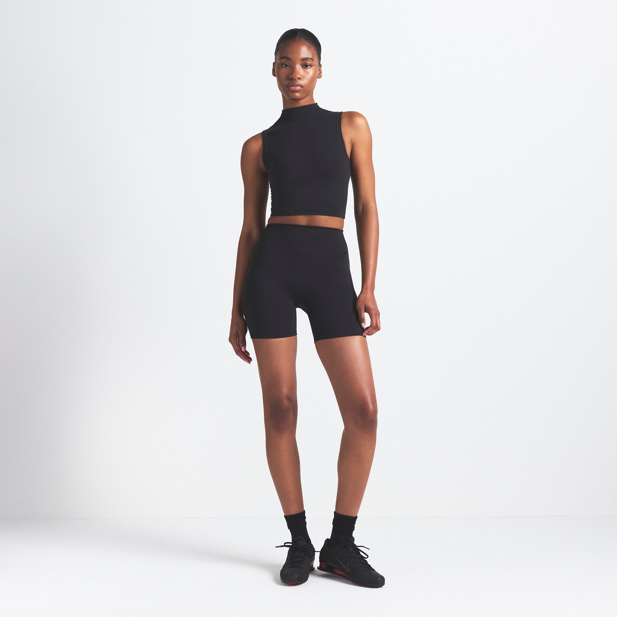 NikeSKIMS VINTAGE SEAMLESS MOCK NECK BRA TOP | OBSIDIAN