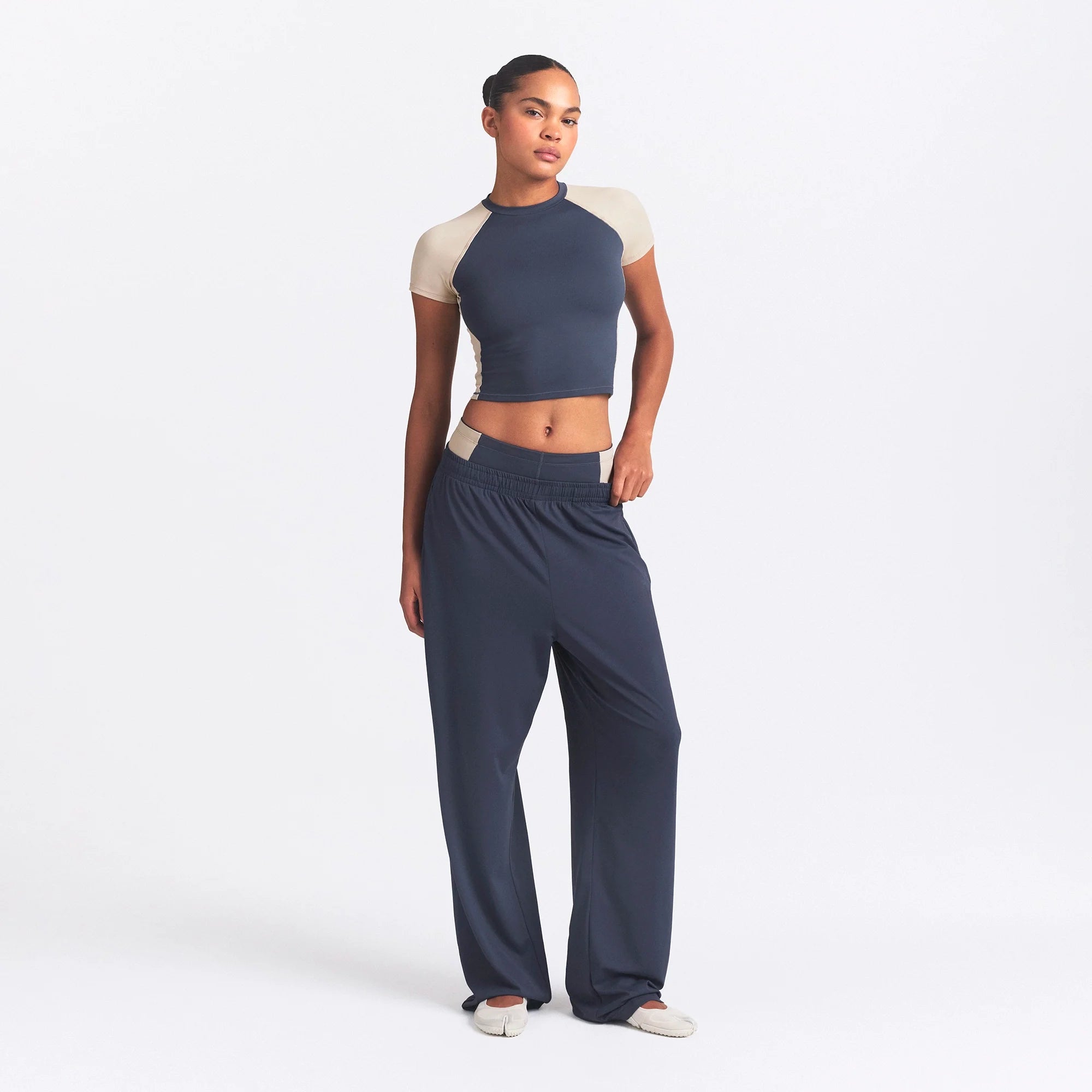 NikeSKIMS MATTE SHINE MIX CROPPED BABY T-SHIRT | DEEP ROYAL AND STONE
