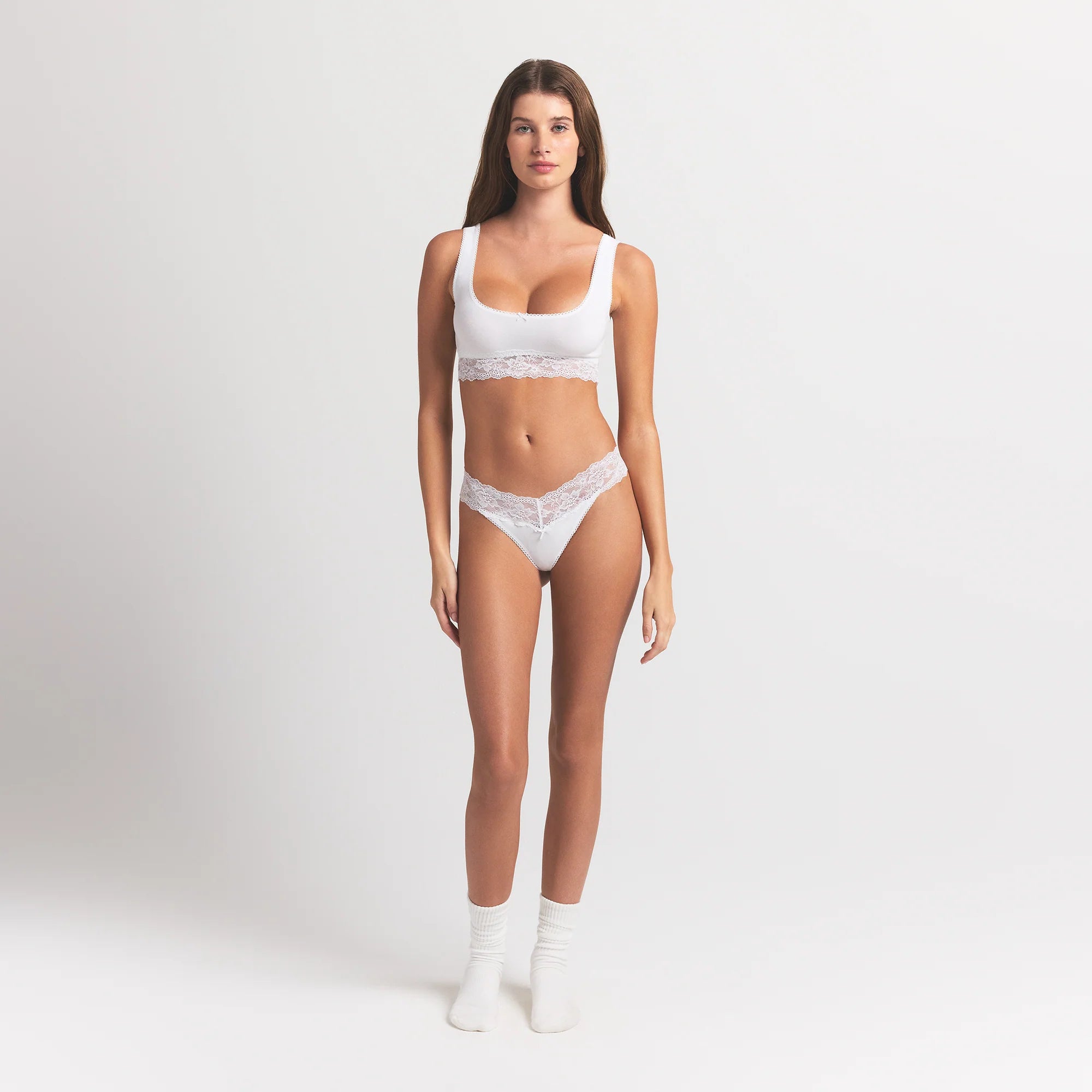 LIGHTWEIGHT COTTON WIDE LACE THONG | SNOW